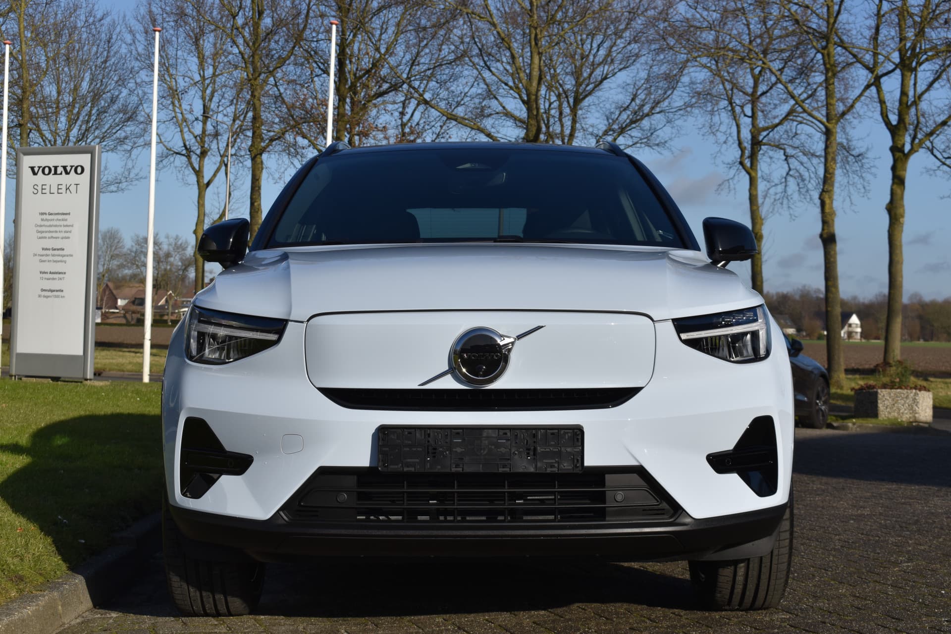 Volvo EX40 Extended Range 252PK Plus 82KWH thumbnail 2