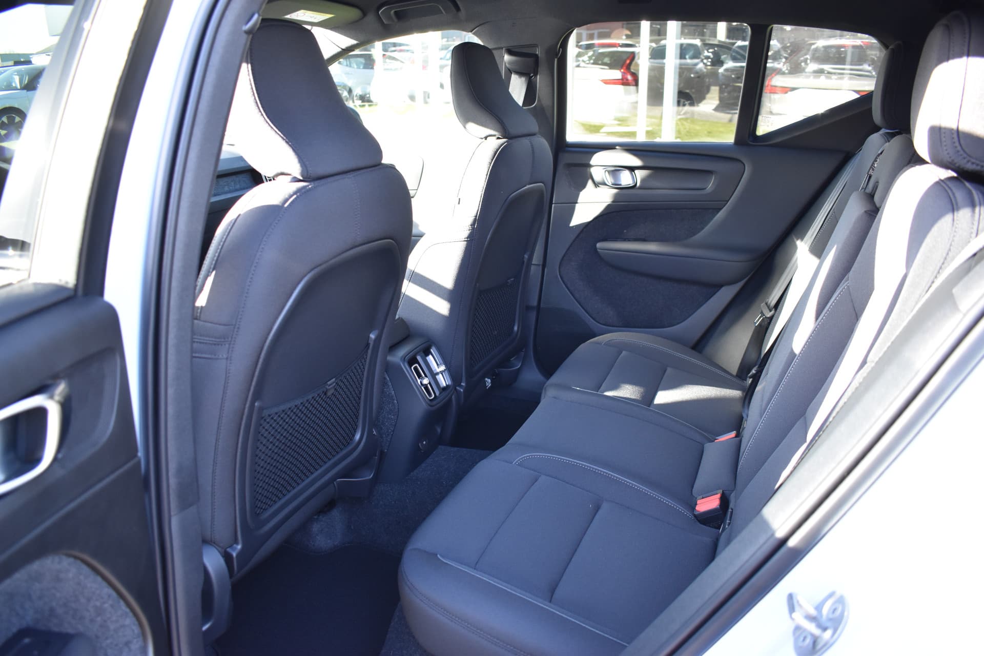 Volvo EX40 Extended Range 252PK Plus 82KWH thumbnail 7