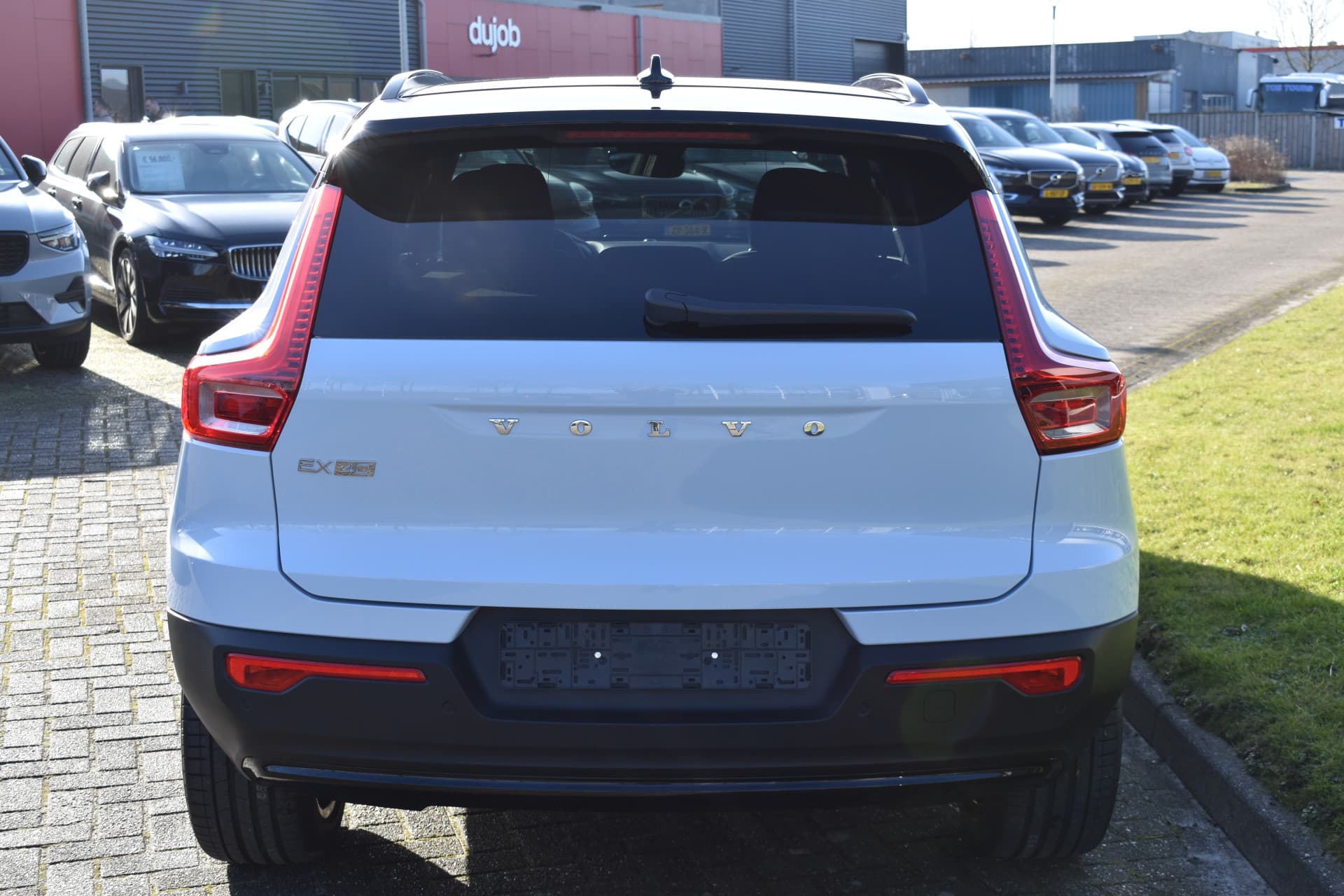 Volvo EX40 Extended Range 252PK Plus 82KWH thumbnail 12