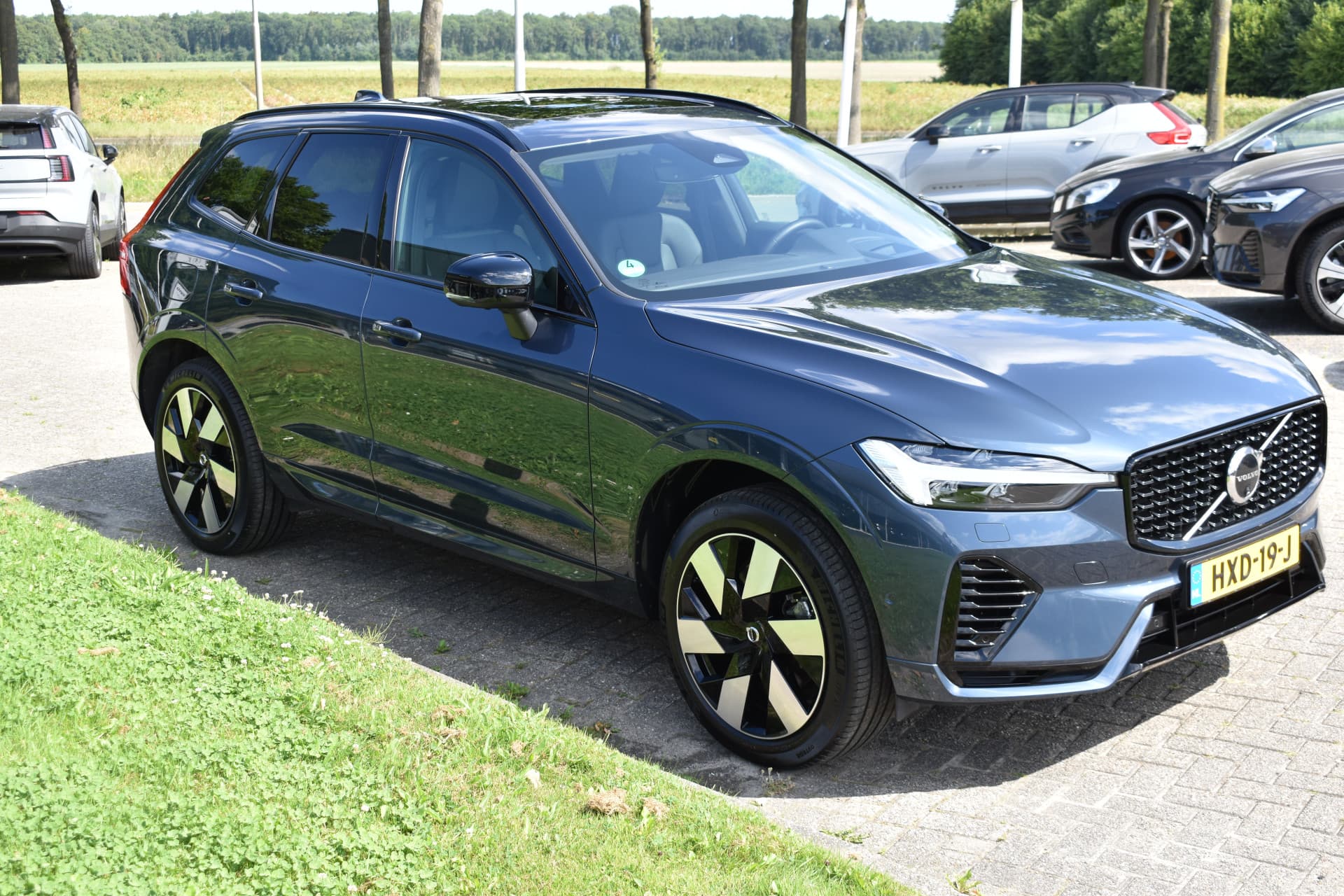 Volvo XC60 T8 AWD 455PK Plug-in hybrid Ultra Dark thumbnail 2