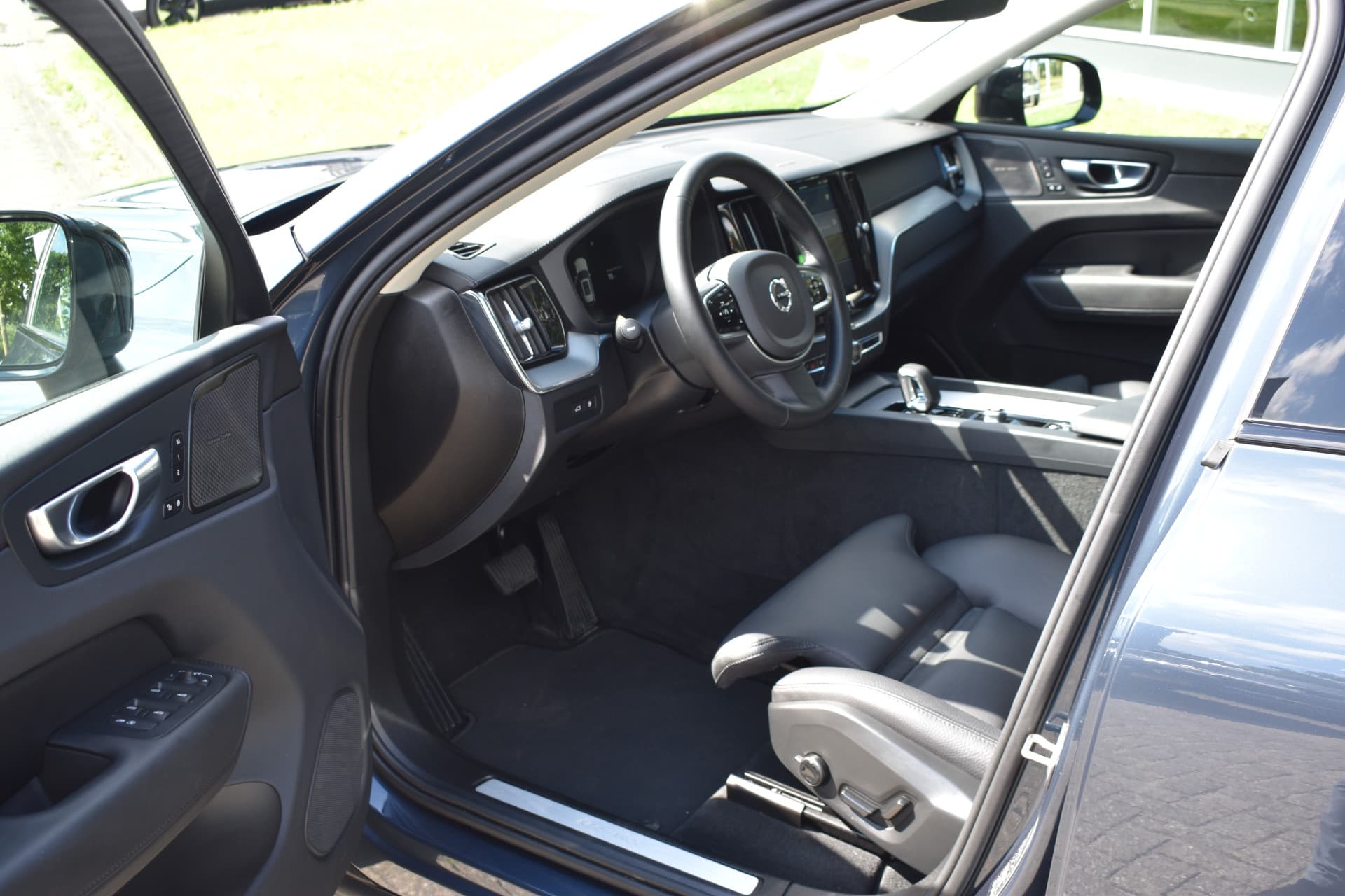 Volvo XC60 T8 AWD 455PK Plug-in hybrid Ultra Dark thumbnail 7