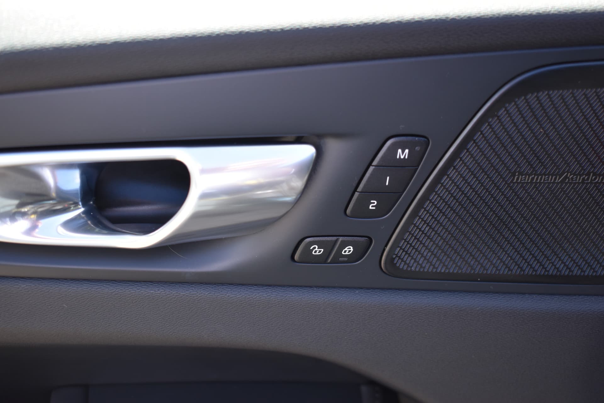 Volvo XC60 T8 AWD 455PK Plug-in hybrid Ultra Dark thumbnail 8