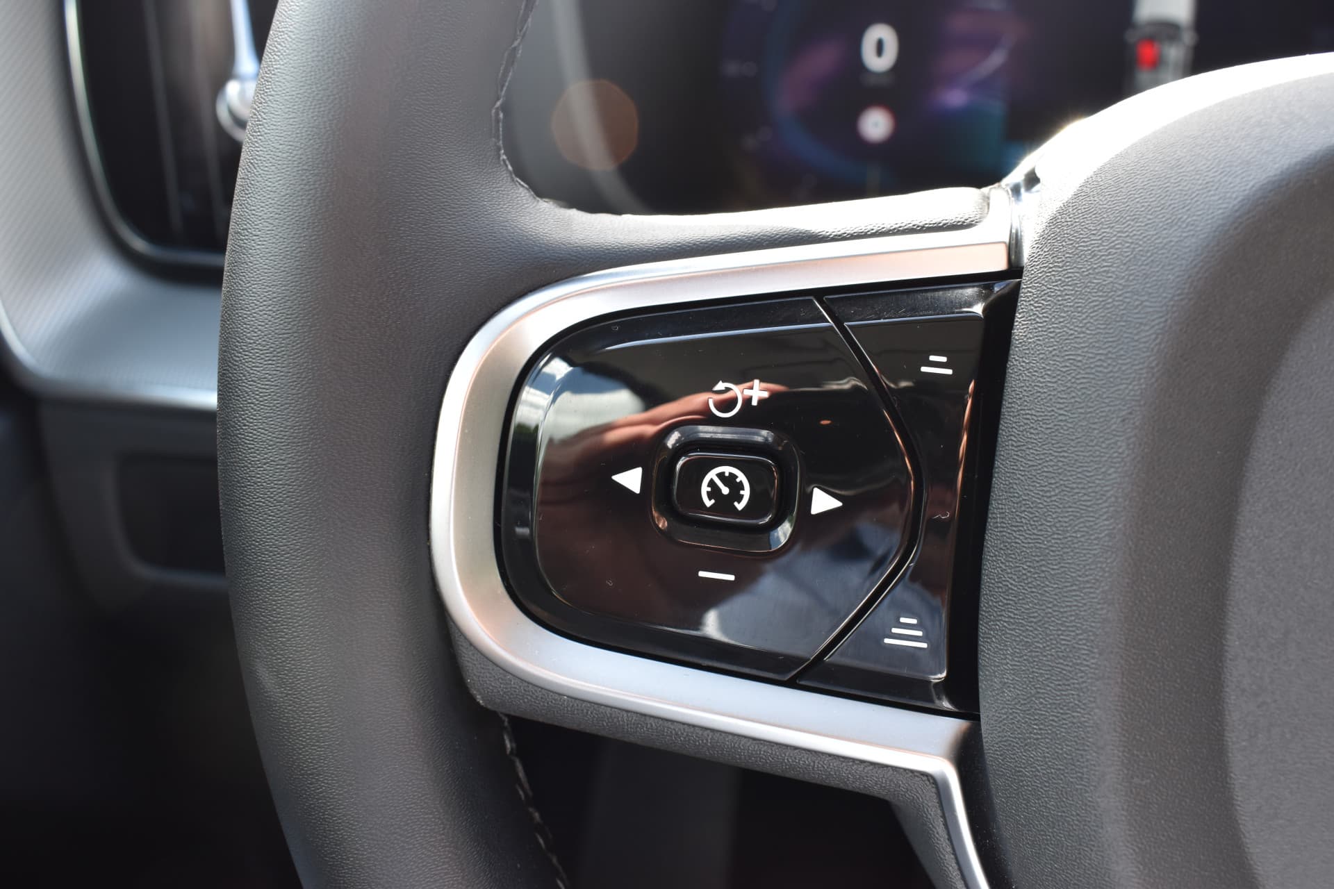 Volvo XC60 T8 AWD 455PK Plug-in hybrid Ultra Dark thumbnail 10