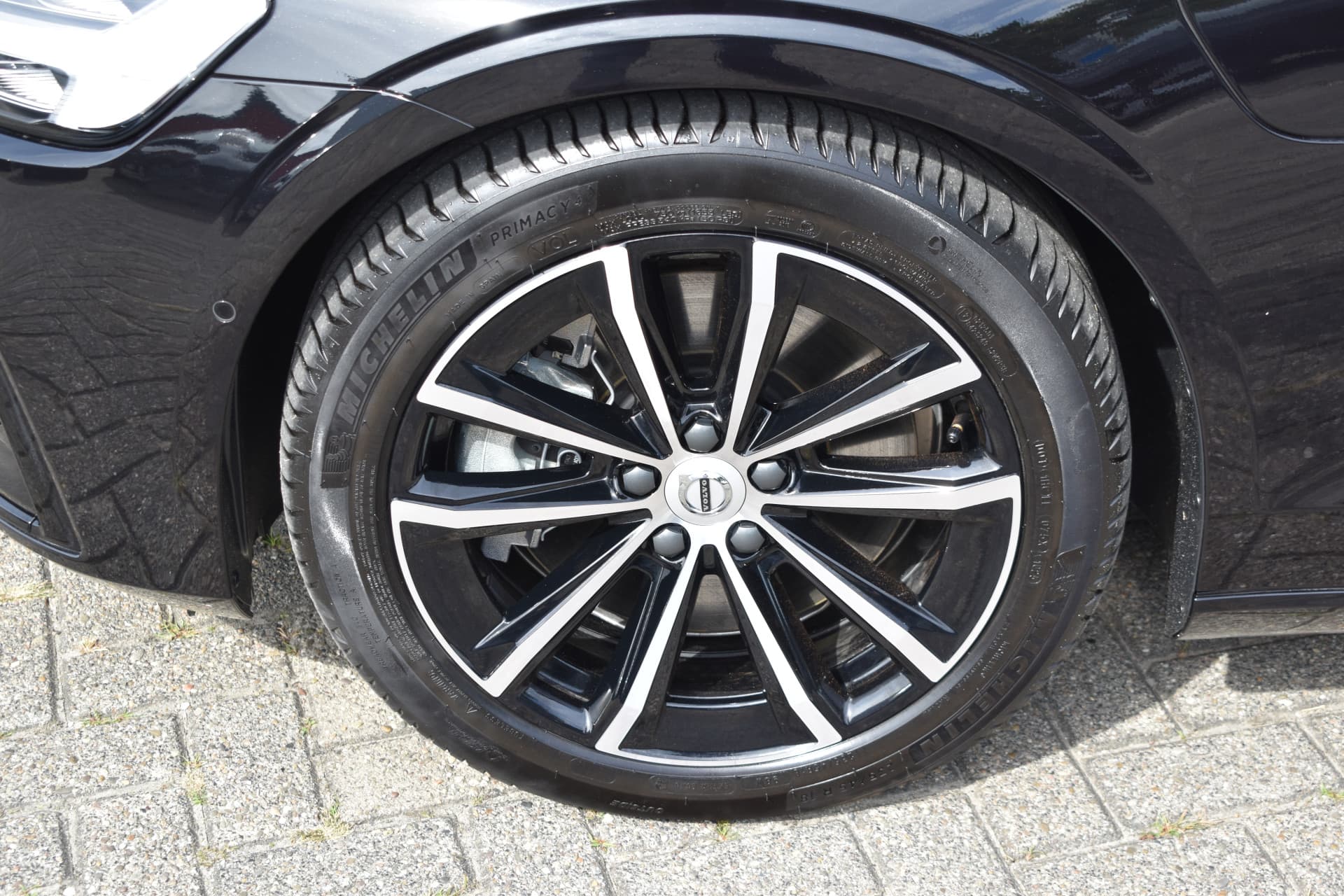 Volvo V60 T6 AWD 350PK Plug-in Hybrid Plus Dark thumbnail 5