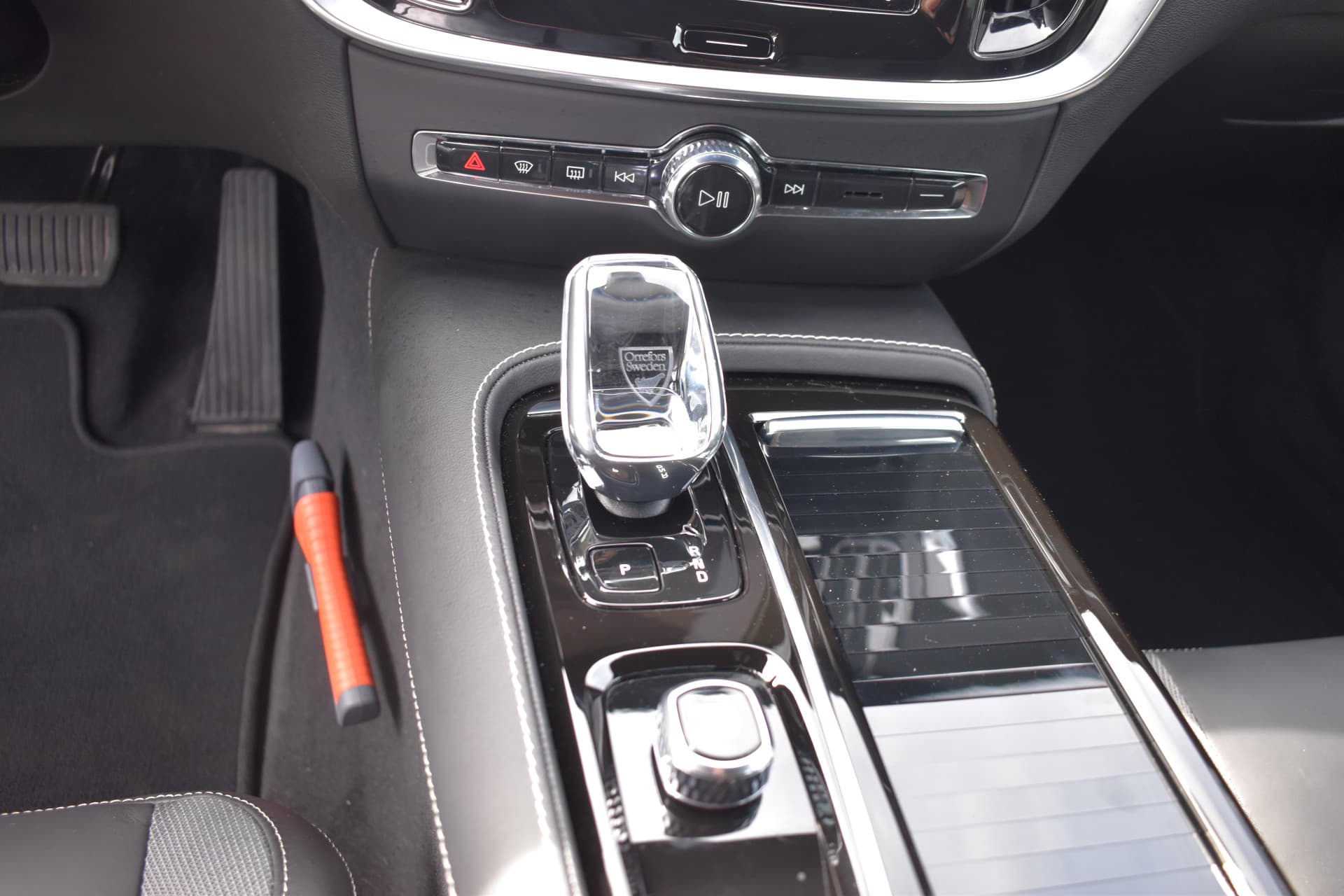 Volvo V60 T6 AWD 350PK Plug-in Hybrid Plus Dark thumbnail 14