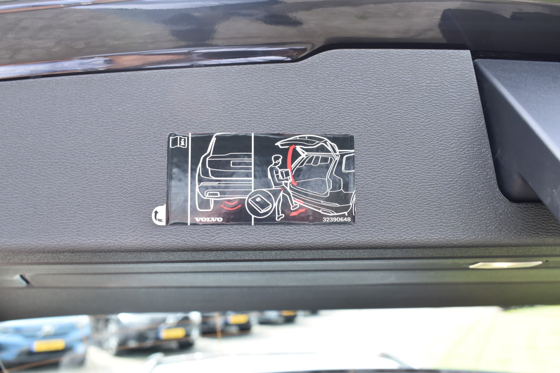 Volvo V60 T6 AWD 350PK Plug-in Hybrid Plus Dark thumbnail 21