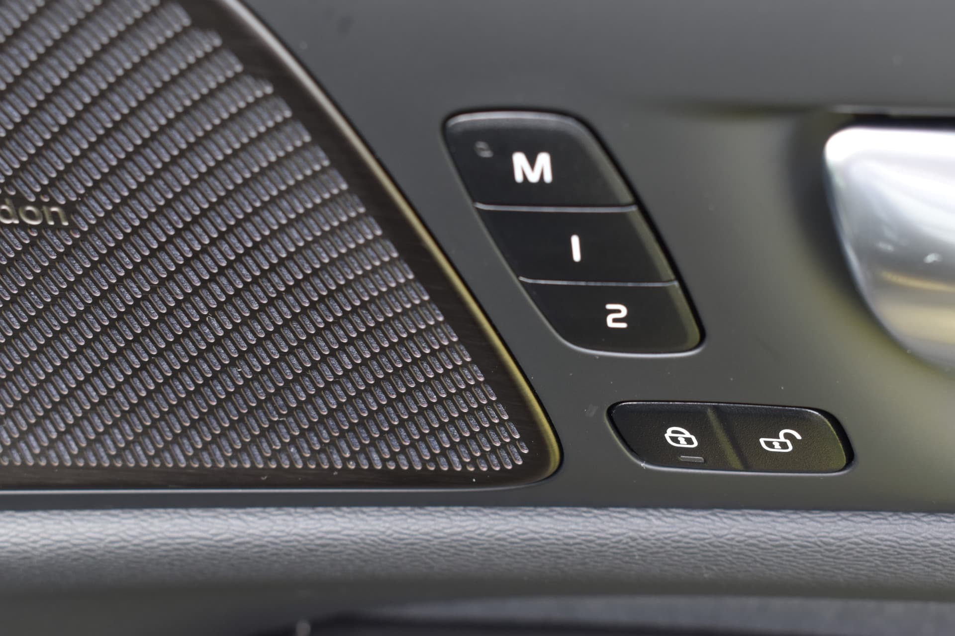 Volvo V60 T6 AWD 350PK Plug-in Hybrid Plus Dark thumbnail 26