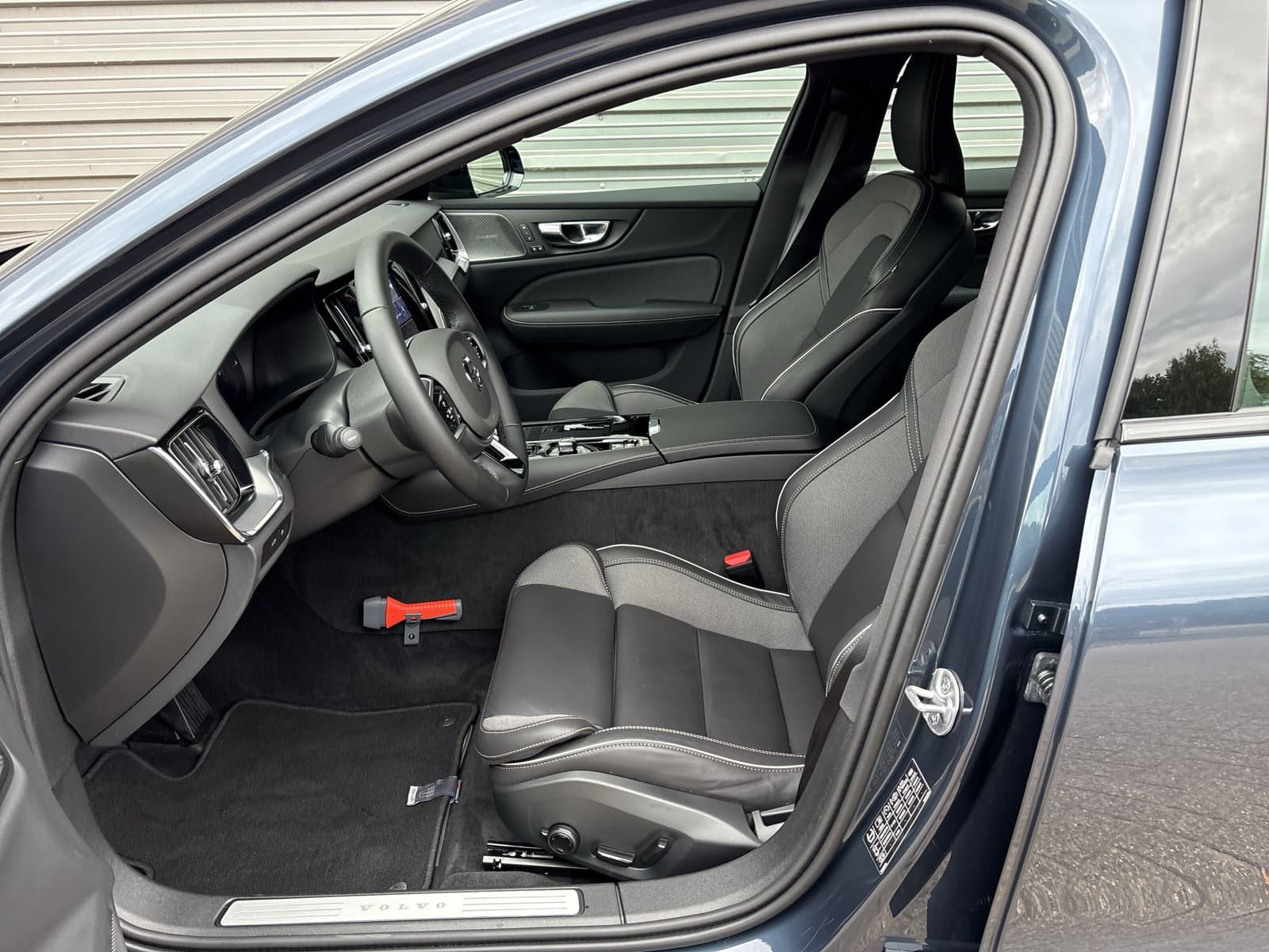 Volvo V60 T6 Plug-in hybrid AWD Plus Dark / Rondomzichtcamera / Elektr. inklapbare trekhaak / Harman/Kardon / thumbnail 8