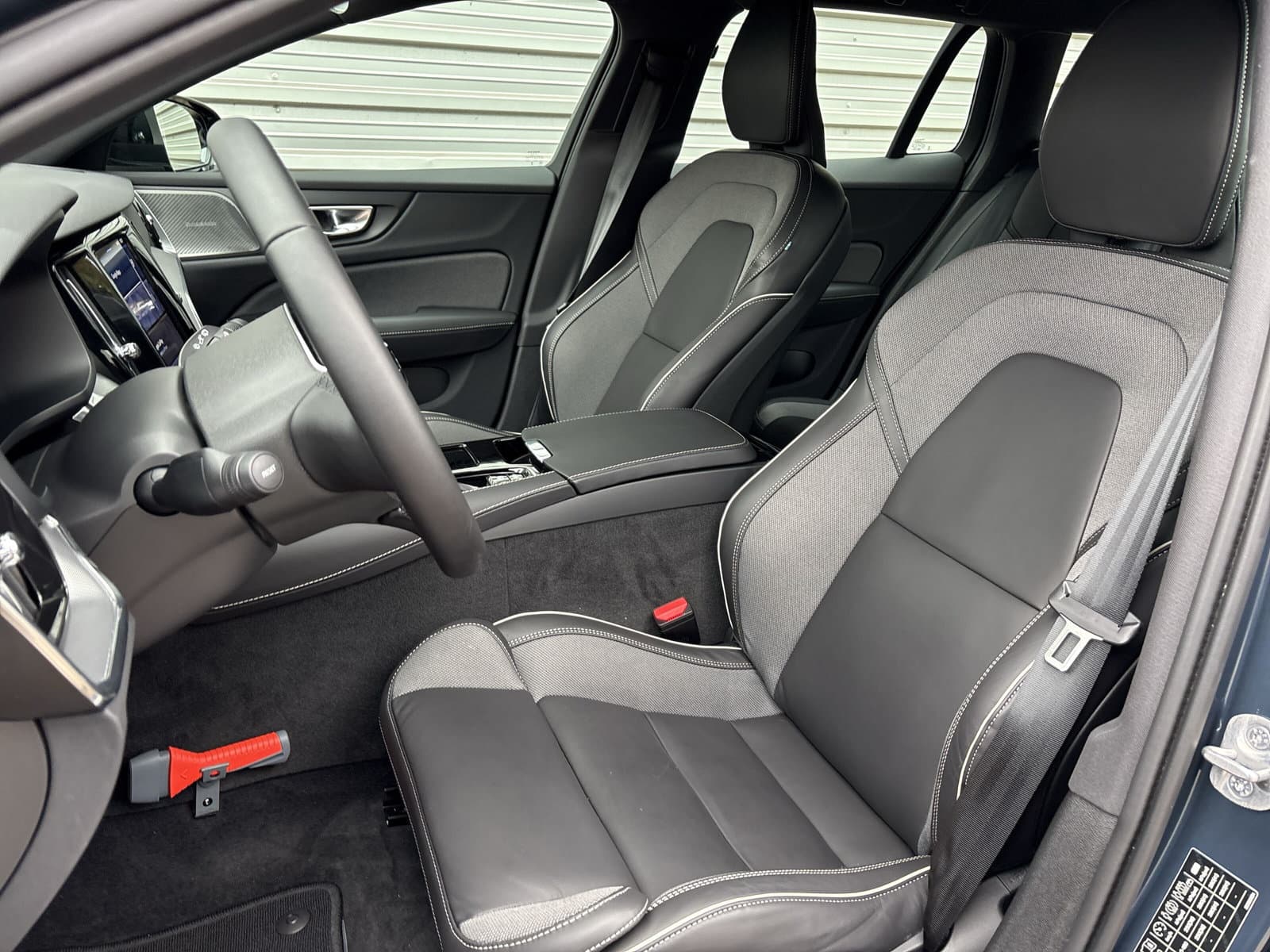 Volvo V60 T6 Plug-in hybrid AWD Plus Dark / Rondomzichtcamera / Elektr. inklapbare trekhaak / Harman/Kardon / thumbnail 9