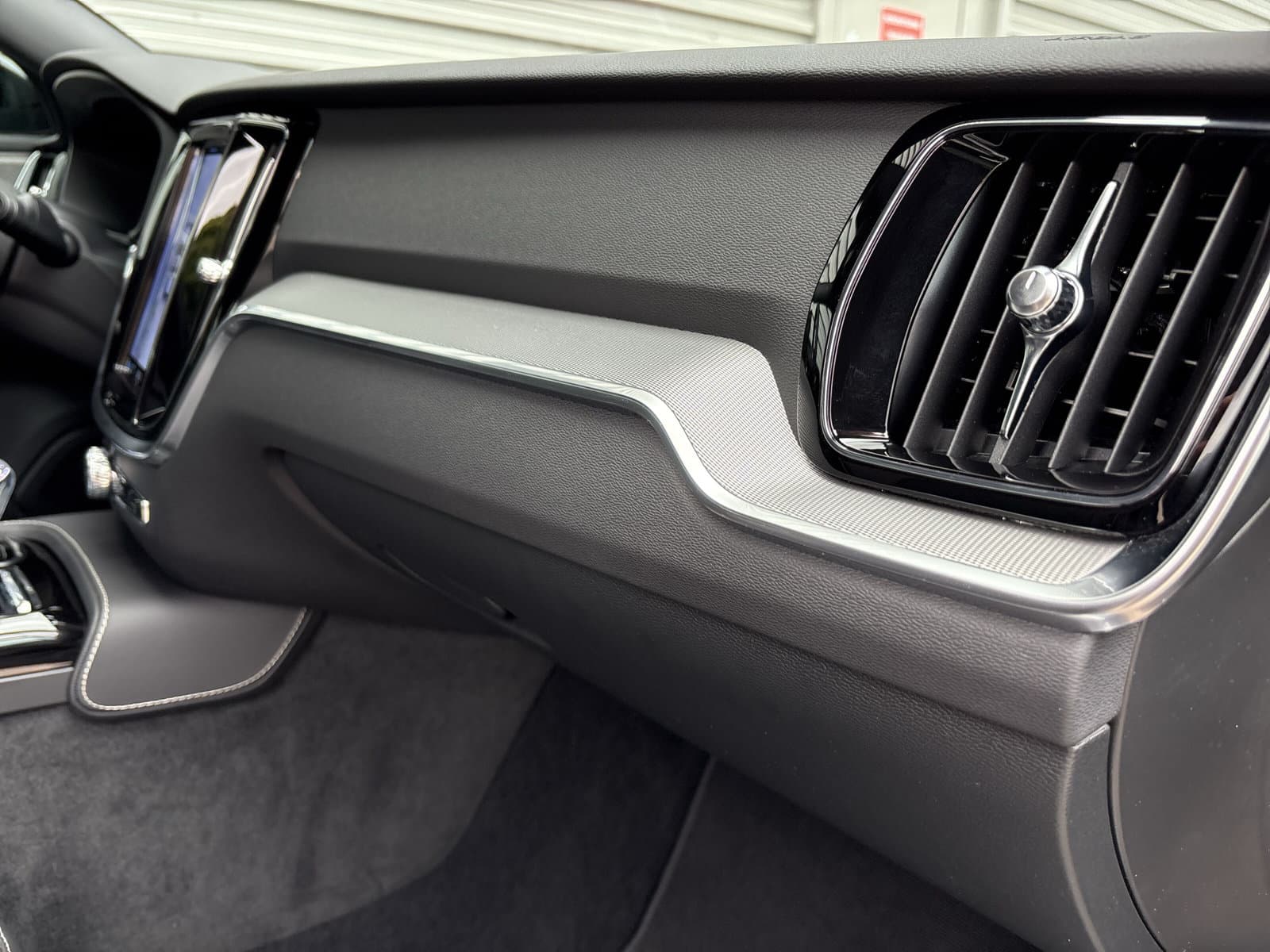 Volvo V60 T6 Plug-in hybrid AWD Plus Dark / Rondomzichtcamera / Elektr. inklapbare trekhaak / Harman/Kardon / thumbnail 15