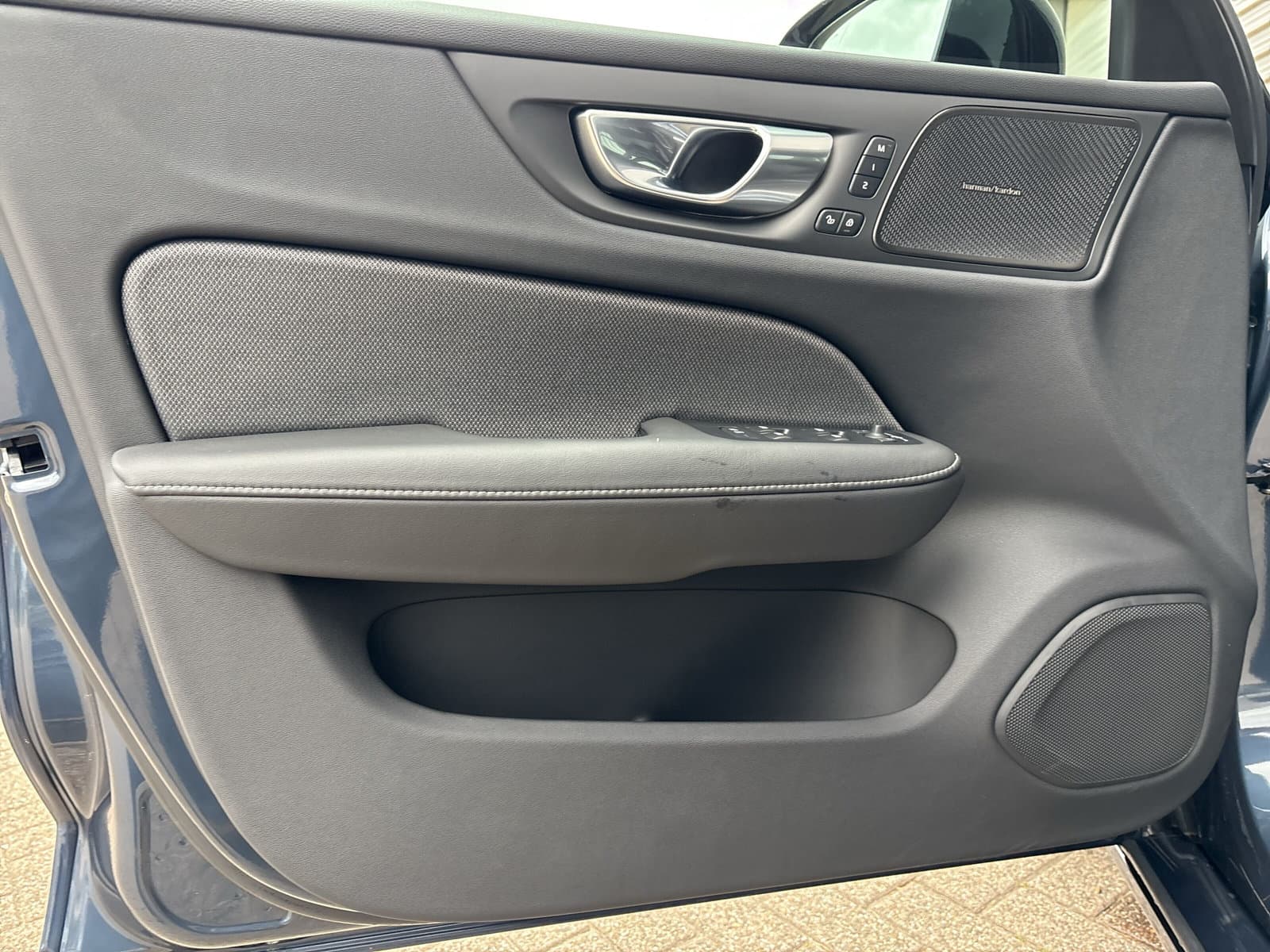 Volvo V60 T6 Plug-in hybrid AWD Plus Dark / Rondomzichtcamera / Elektr. inklapbare trekhaak / Harman/Kardon / thumbnail 18