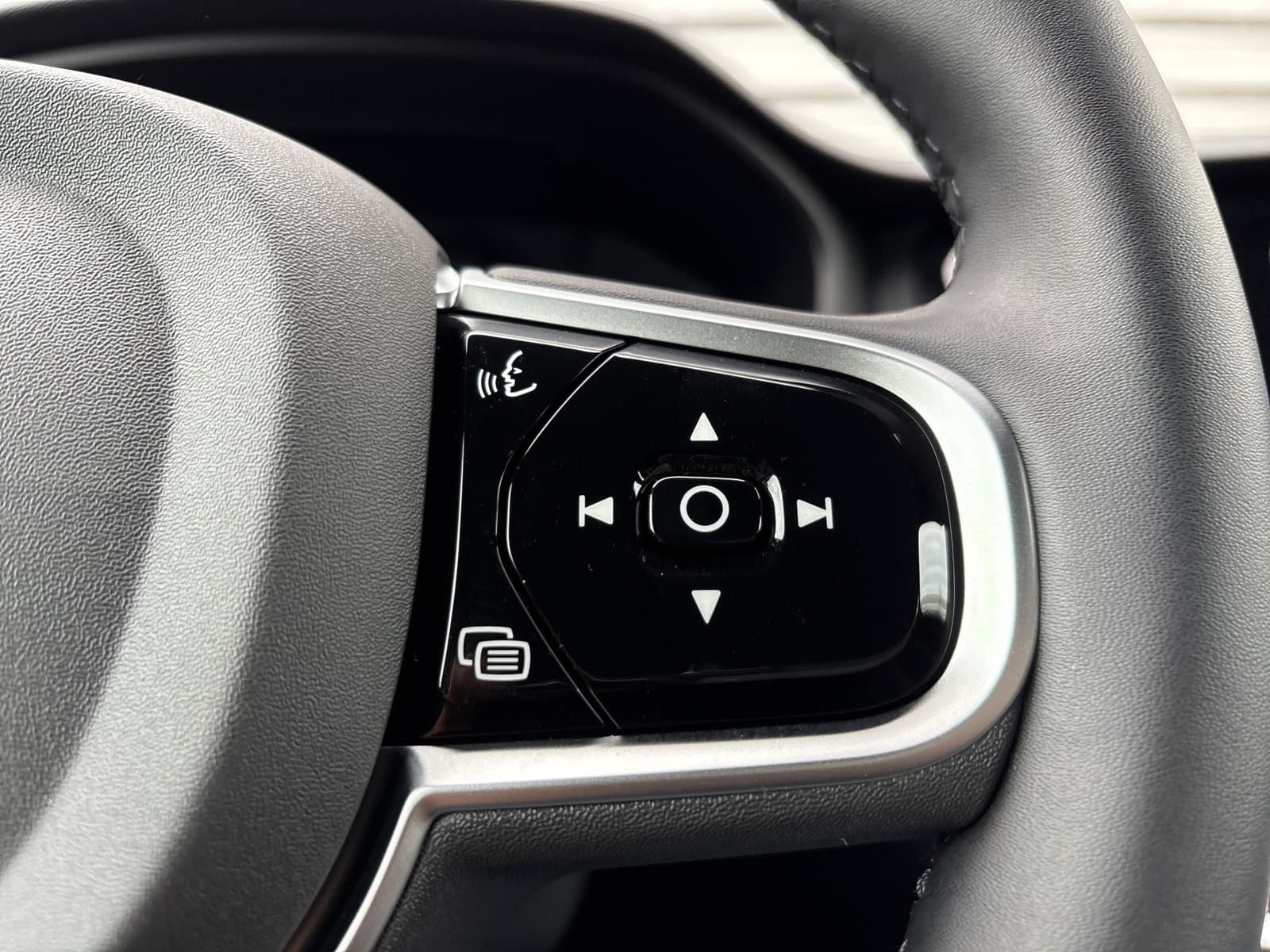 Volvo V60 T6 Plug-in hybrid AWD Plus Dark / Rondomzichtcamera / Elektr. inklapbare trekhaak / Harman/Kardon / thumbnail 21