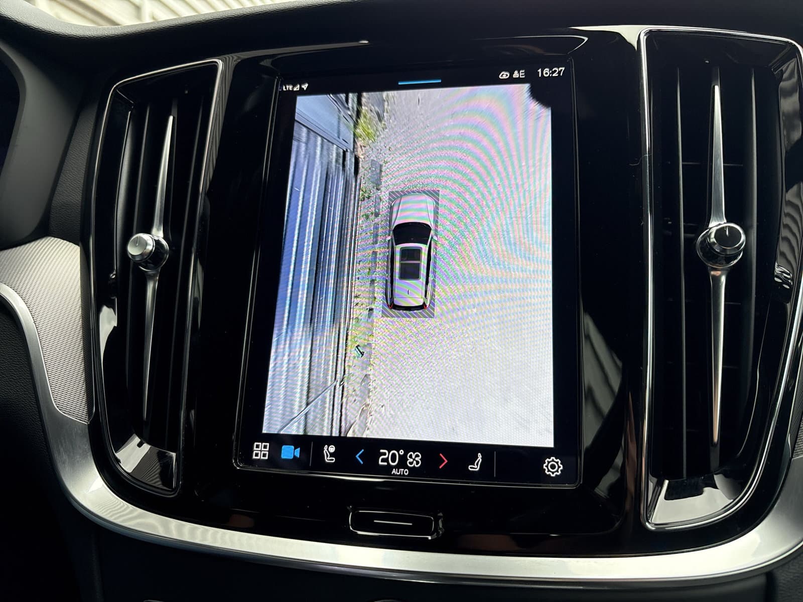 Volvo V60 T6 Plug-in hybrid AWD Plus Dark / Rondomzichtcamera / Elektr. inklapbare trekhaak / Harman/Kardon / thumbnail 27