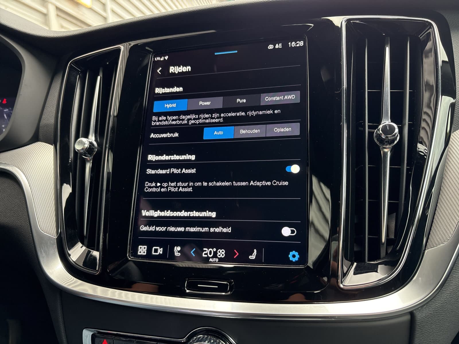 Volvo V60 T6 Plug-in hybrid AWD Plus Dark / Rondomzichtcamera / Elektr. inklapbare trekhaak / Harman/Kardon / thumbnail 29