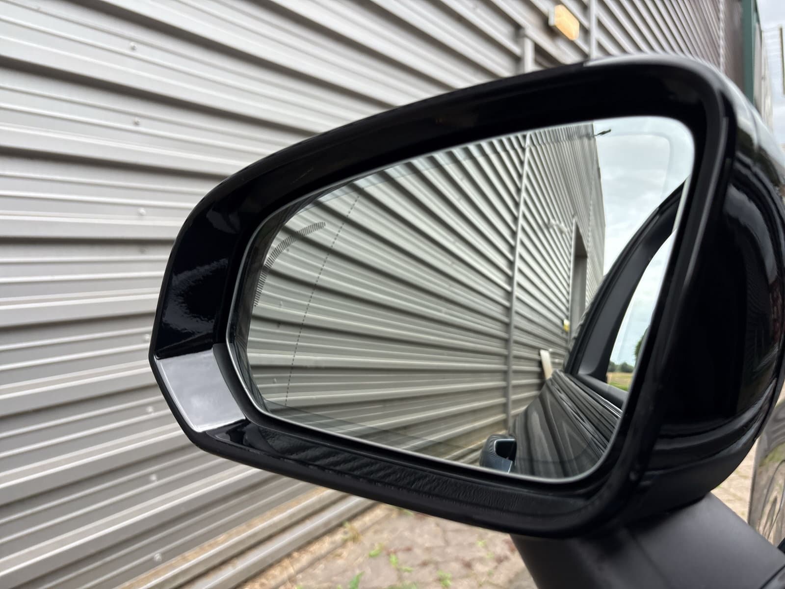 Volvo V60 T6 Plug-in hybrid AWD Plus Dark / Rondomzichtcamera / Elektr. inklapbare trekhaak / Harman/Kardon / thumbnail 30