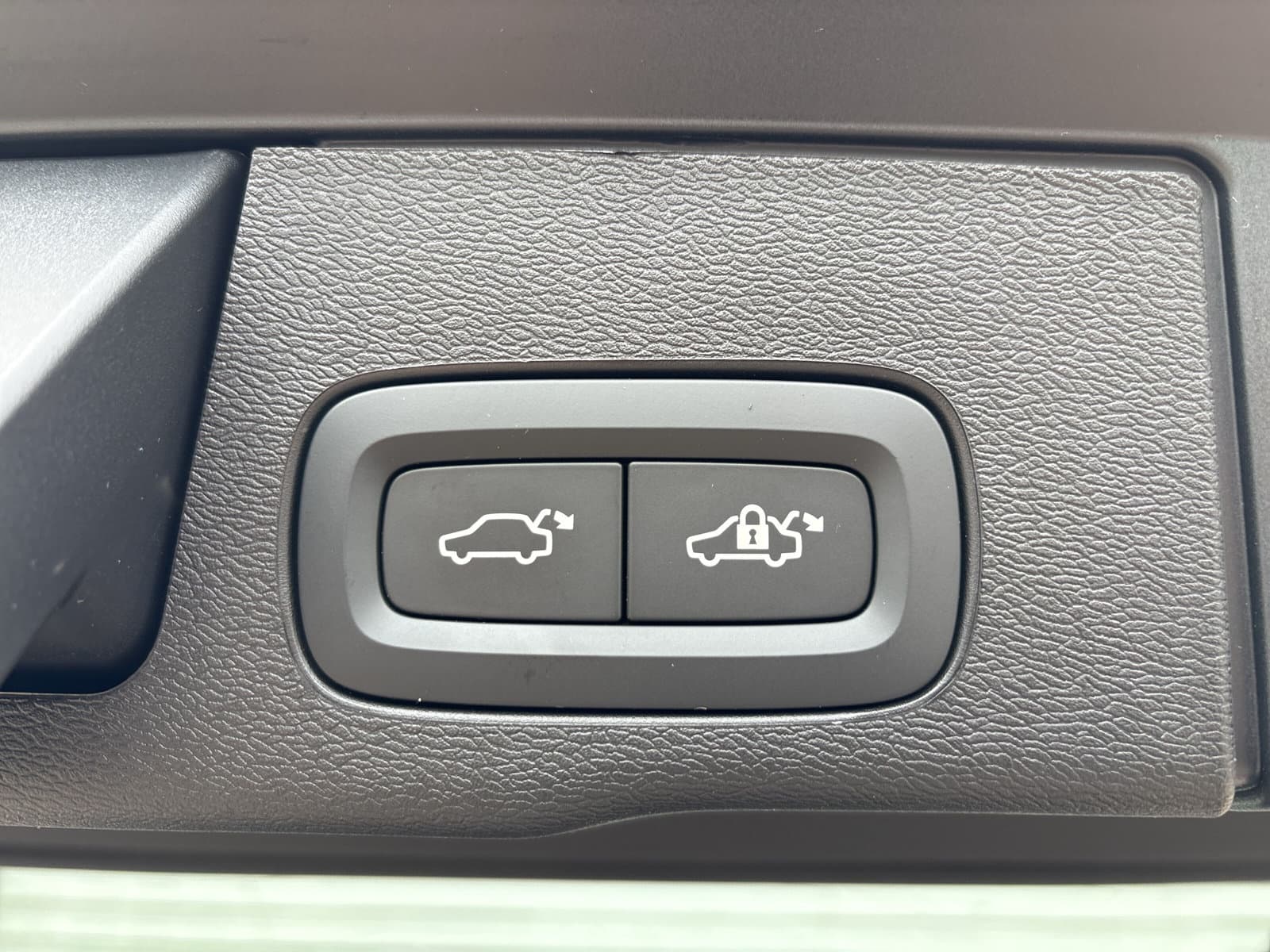 Volvo XC60 T6 Plug-in hybrid AWD Ultra Dark / Harman/Kardon / Panoramadak / Trekhaak / thumbnail 23