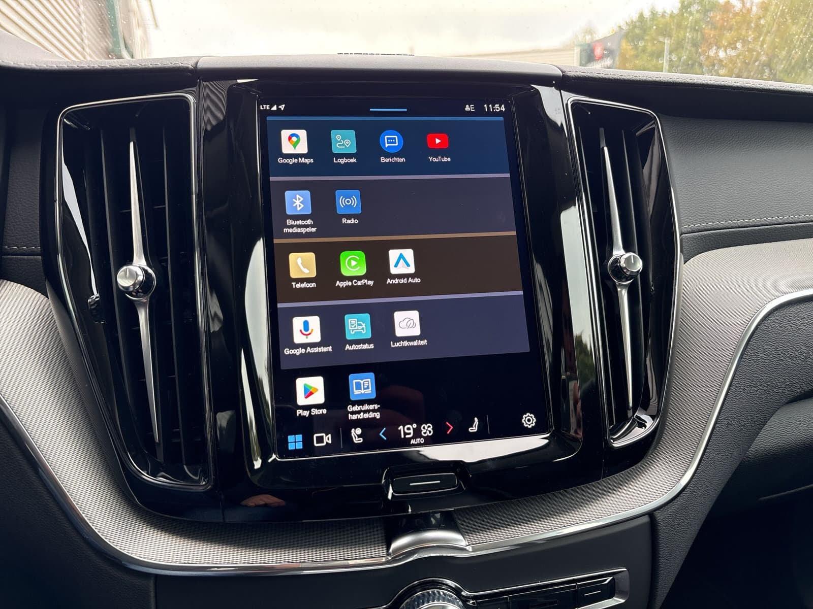 Volvo XC60 T6 Plug-in hybrid AWD Ultra Dark / Harman/Kardon / Panoramadak / Trekhaak / thumbnail 30