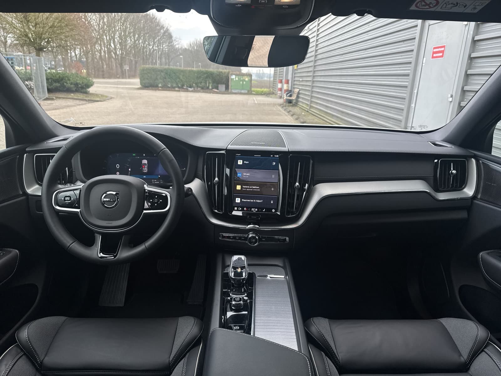 Volvo XC60 T6 350 PK Plug-in hybrid AWD Ultra Dark / 360 camera/ Luchtvering / Black Sheep pakket / thumbnail 16