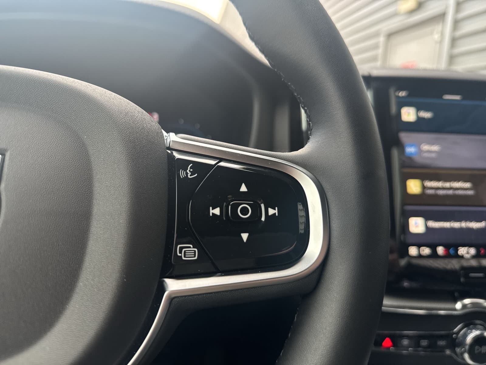 Volvo XC60 T6 350 PK Plug-in hybrid AWD Ultra Dark / 360 camera/ Luchtvering / Black Sheep pakket / thumbnail 21