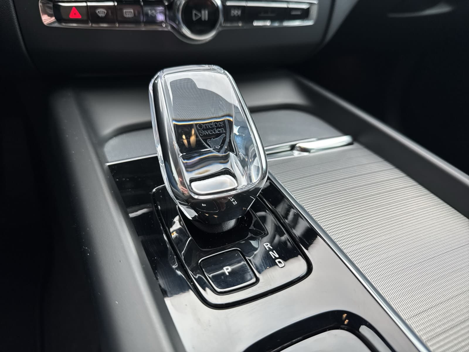 Volvo XC60 T6 350 PK Plug-in hybrid AWD Ultra Dark / 360 camera/ Luchtvering / Black Sheep pakket / thumbnail 28