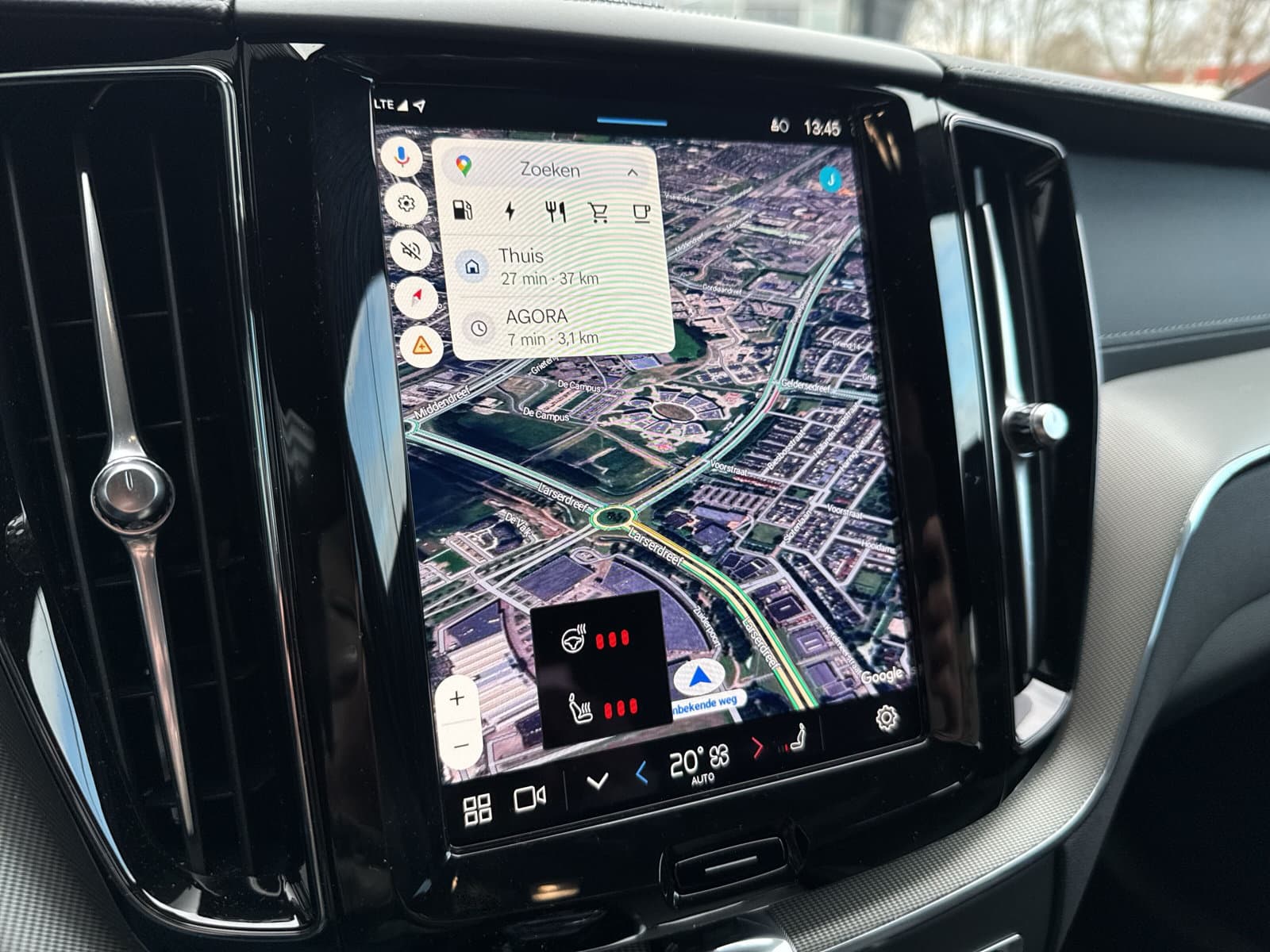 Volvo XC60 T6 350 PK Plug-in hybrid AWD Ultra Dark / 360 camera/ Luchtvering / Black Sheep pakket / thumbnail 30