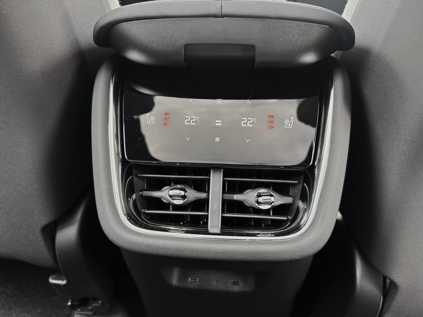 Volvo EX90 Twin Motor Performance Ultra 7p. 111 kWh / Woolblend bekleding / 22" / Luchtvering / Black Sheep pakket / thumbnail 13