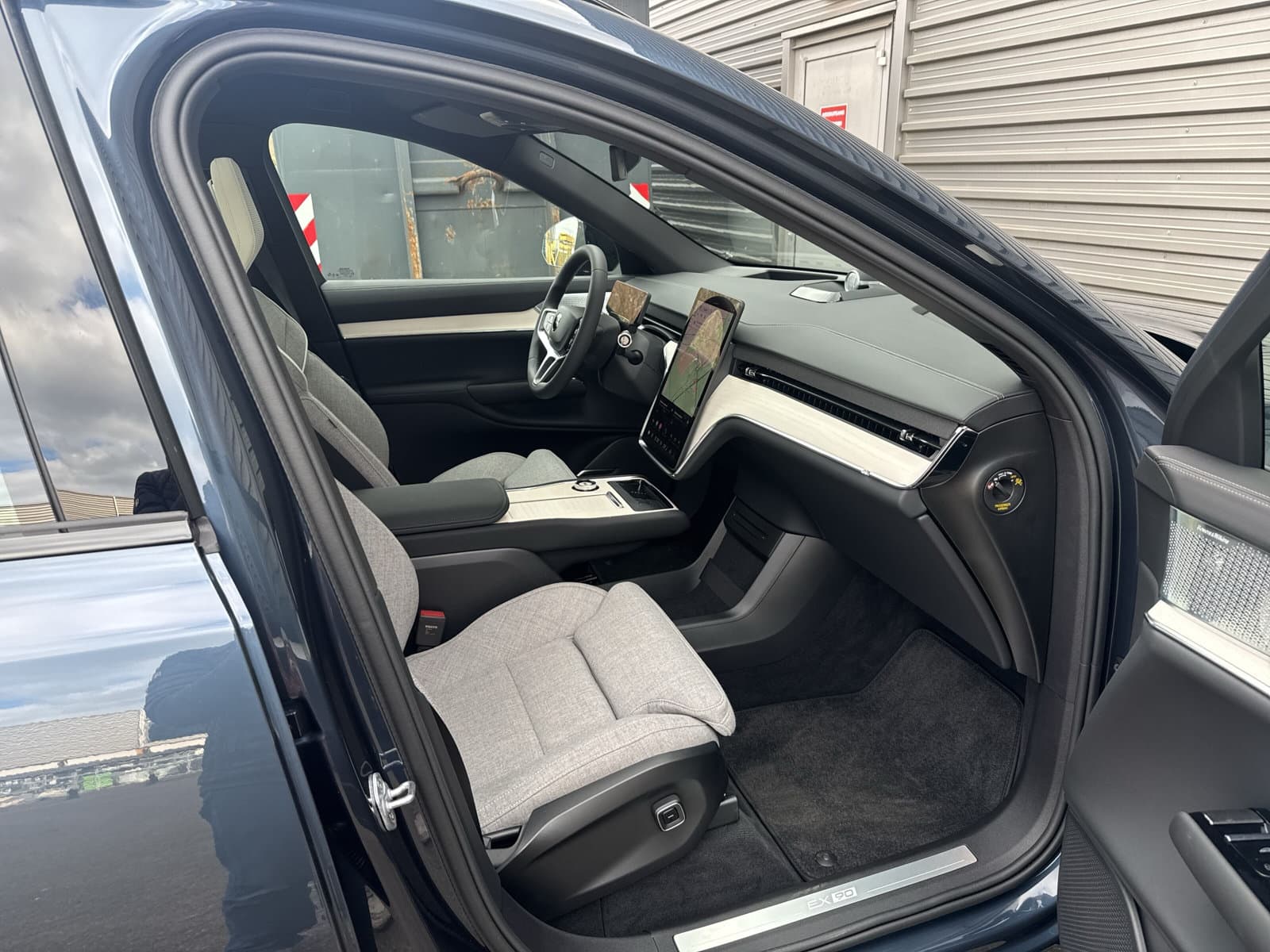 Volvo EX90 Twin Motor Performance Ultra 7p. 111 kWh / Woolblend bekleding / 22" / Luchtvering / Black Sheep pakket / thumbnail 14