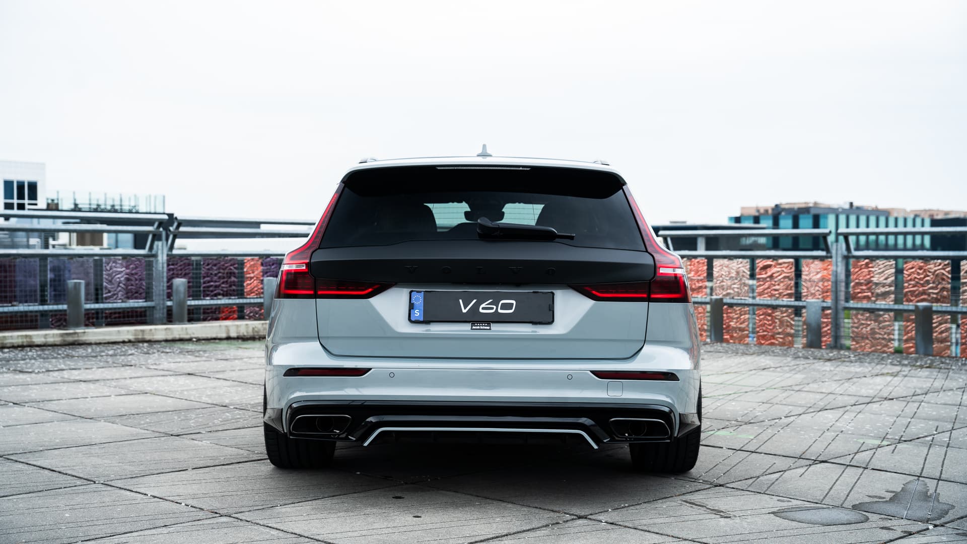 Volvo V60 T6 Plug-in hybrid AWD Plus Dark / Custom made Black Sheep uitvoering / 20" Heico matt Bronze / Heico verlaagd / Geventileerd Amber Leder / thumbnail 5