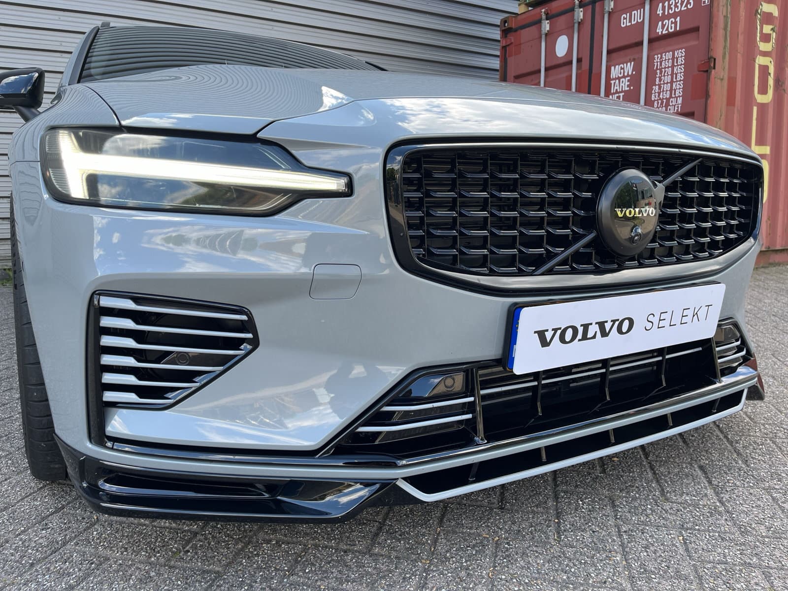 Volvo V60 T6 Plug-in hybrid AWD Plus Dark / Custom made Black Sheep uitvoering / 20" Heico matt Bronze / Heico verlaagd / Geventileerd Amber Leder / thumbnail 10