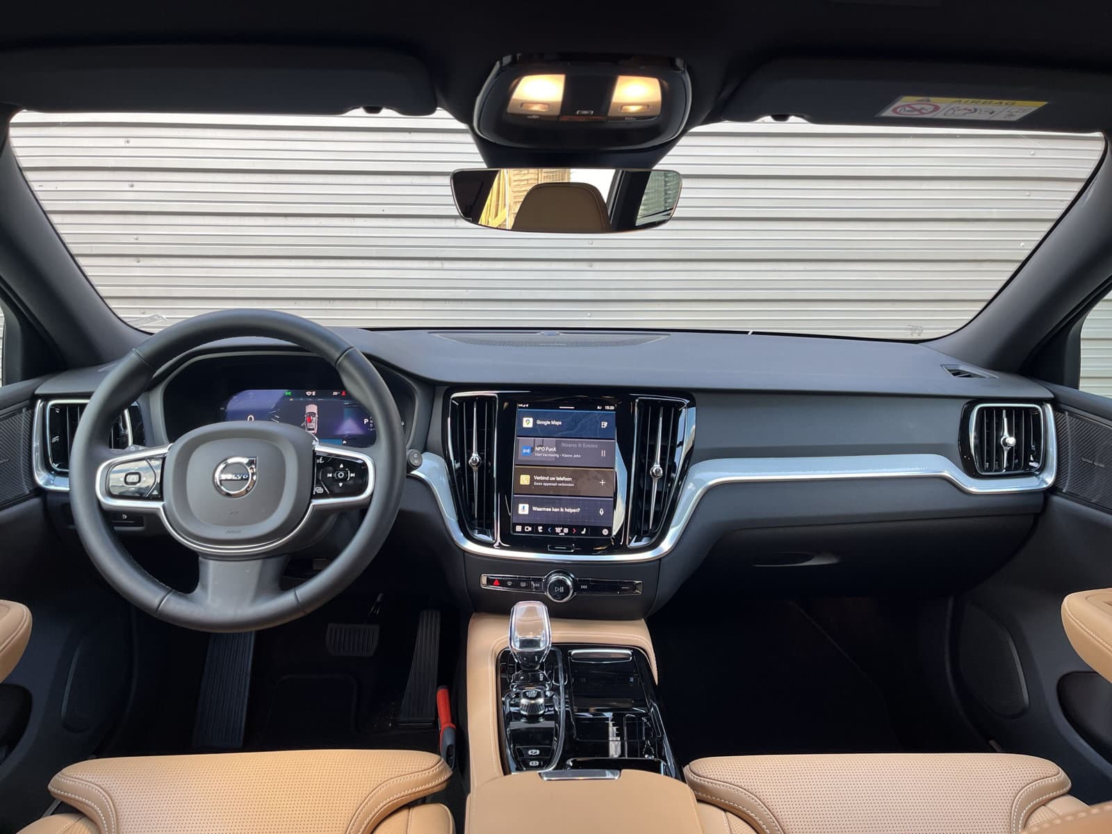 Volvo V60 T6 Plug-in hybrid AWD Plus Dark / Custom made Black Sheep uitvoering / 20" Heico matt Bronze / Heico verlaagd / Geventileerd Amber Leder / thumbnail 22