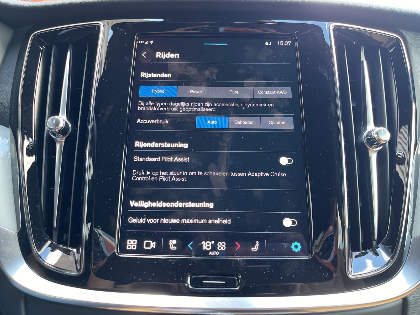 Volvo V60 T6 Plug-in hybrid AWD Plus Dark / Custom made Black Sheep uitvoering / 20" Heico matt Bronze / Heico verlaagd / Geventileerd Amber Leder / thumbnail 35