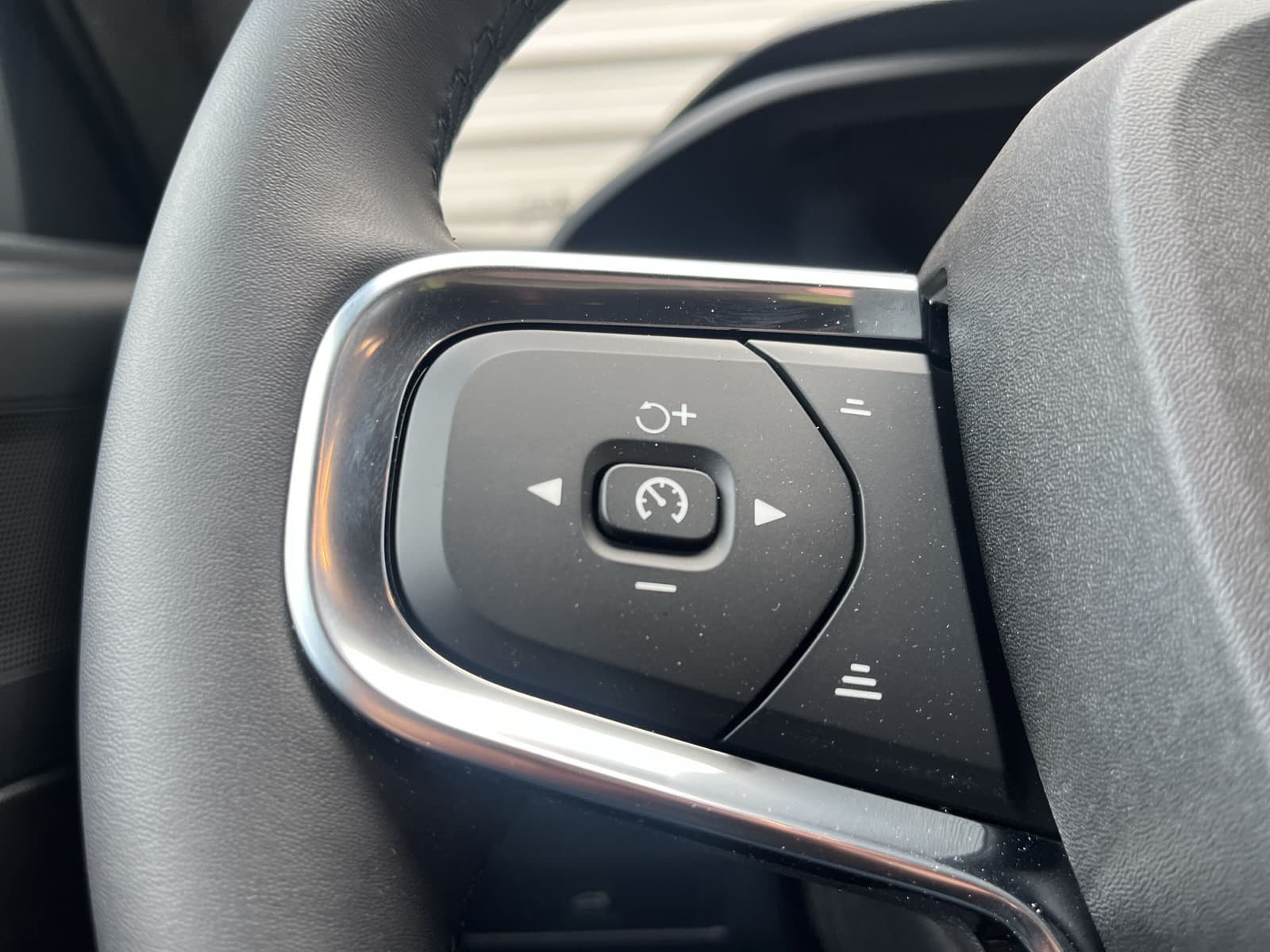 Volvo EX40 Extended Range Business Ed. 82 kWh / Adaptieve cruise control / 360 camera / thumbnail 19