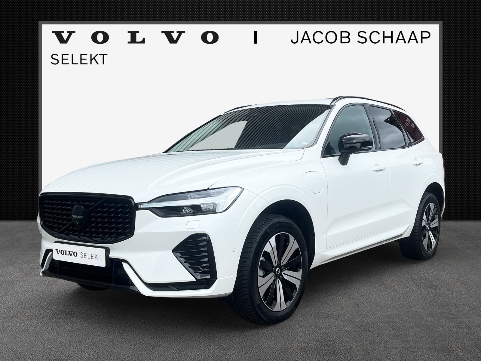 Volvo XC60 T8 Plug-in hybrid AWD Ultimate Dark / Luchtvering / Extra getint glas / 360 camera / Trekhaak semi-elektrisch /