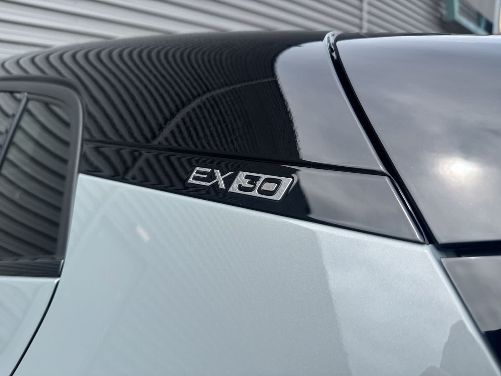 Volvo EX30 Twin Motor Performance Plus 69 kWh / Twin Performane 436PK / 20" Velgen / Black Sheep pakket / thumbnail 5