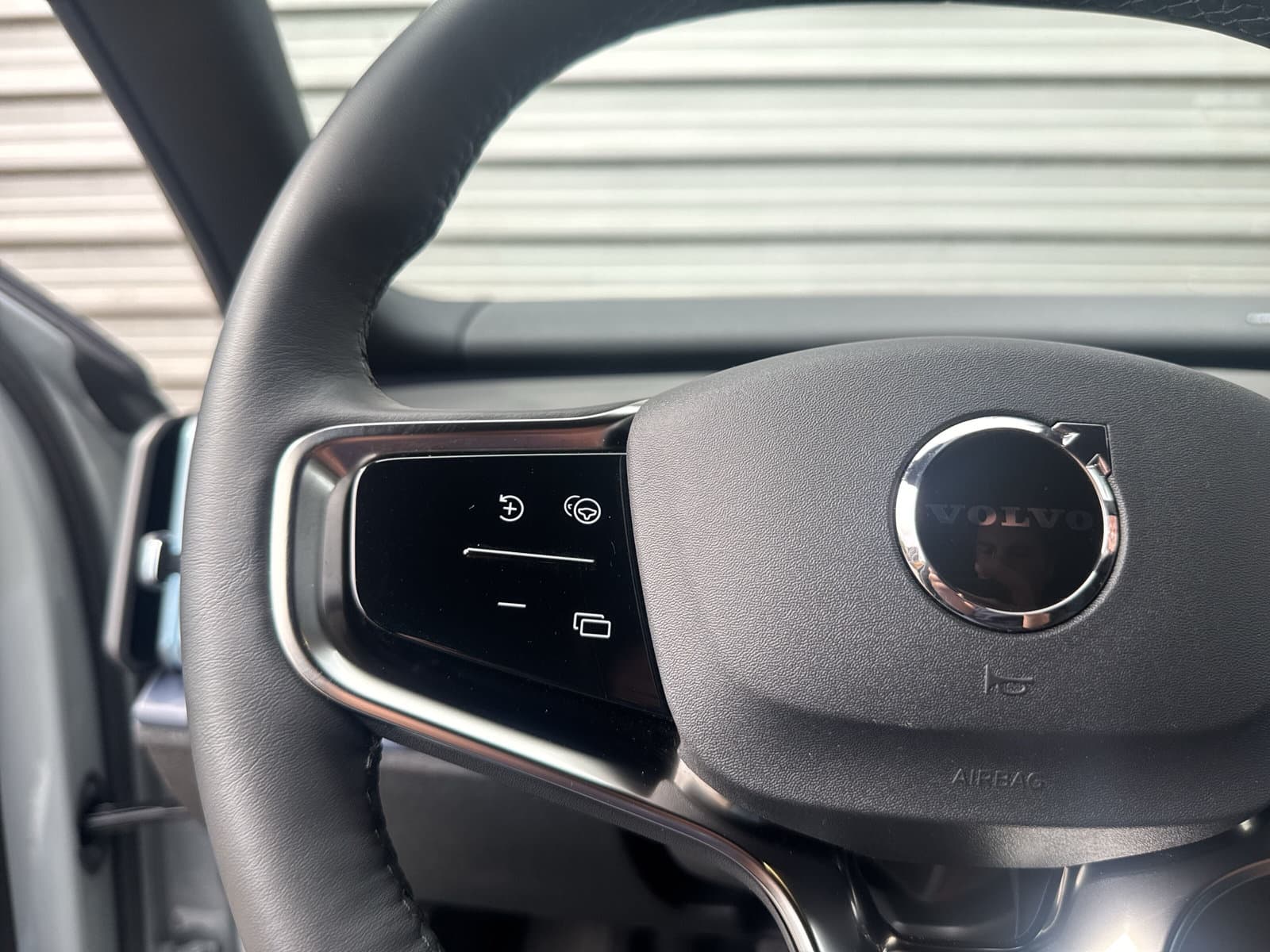 Volvo EX30 Twin Motor Performance Plus 69 kWh / Twin Performane 436PK / 20" Velgen / Black Sheep pakket / thumbnail 20