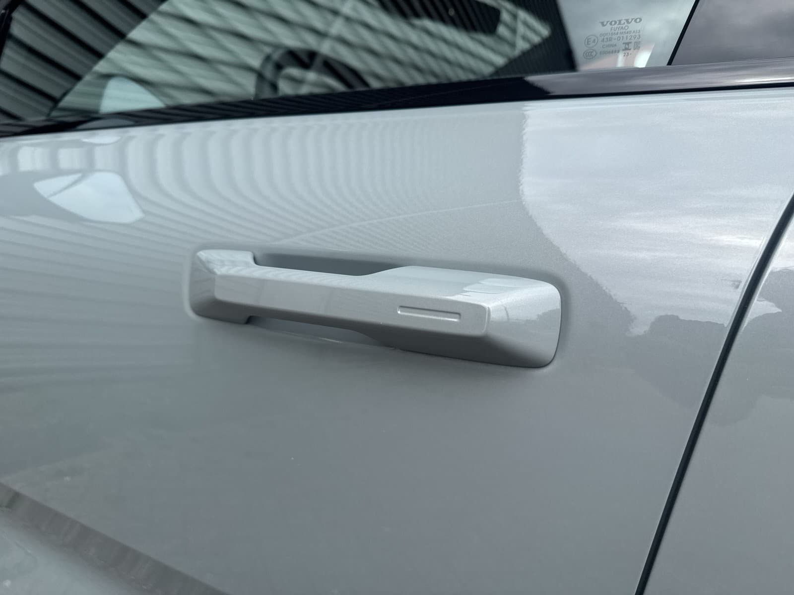 Volvo EX30 Twin Motor Performance Plus 69 kWh / Twin Performane 436PK / 20" Velgen / Black Sheep pakket / thumbnail 24