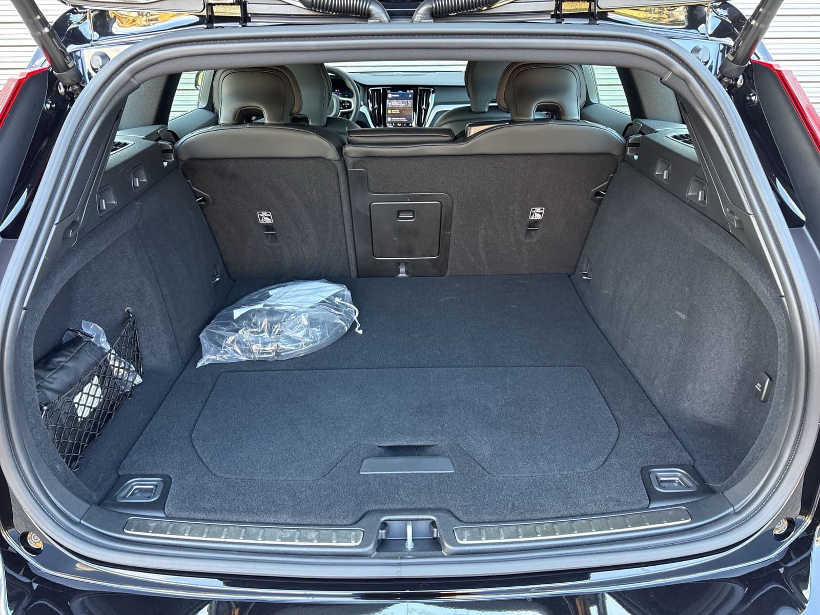 Volvo V60 2.0 T6 Plug-in hybrid AWD Plus Dark / 360° Camera / Blis / Harman Kardon Premium / thumbnail 7