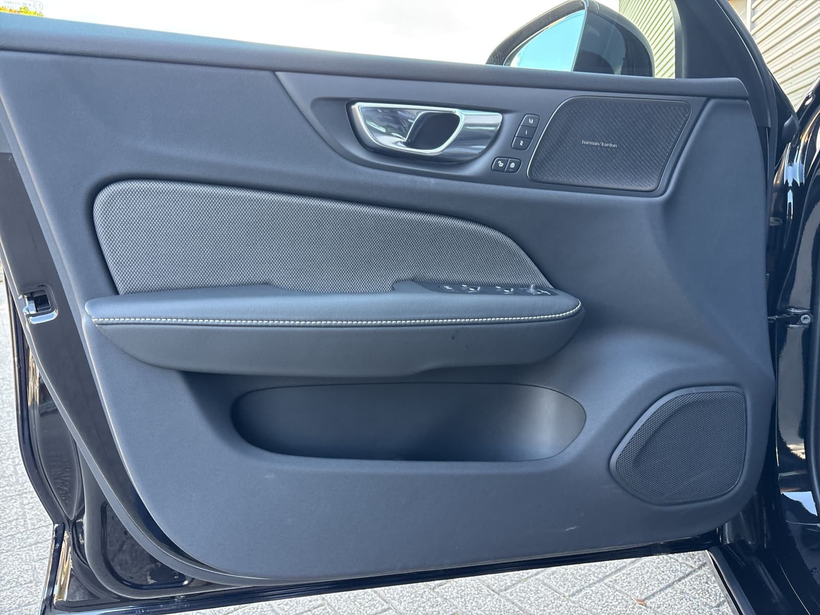 Volvo V60 2.0 T6 Plug-in hybrid AWD Plus Dark / 360° Camera / Blis / Harman Kardon Premium / thumbnail 18