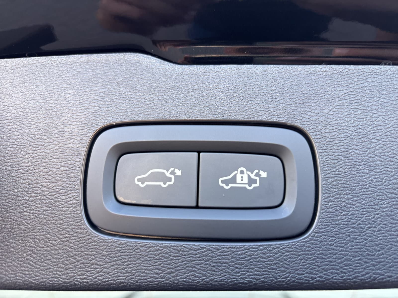 Volvo V60 2.0 T6 Plug-in hybrid AWD Plus Dark / 360° Camera / Blis / Harman Kardon Premium / thumbnail 23