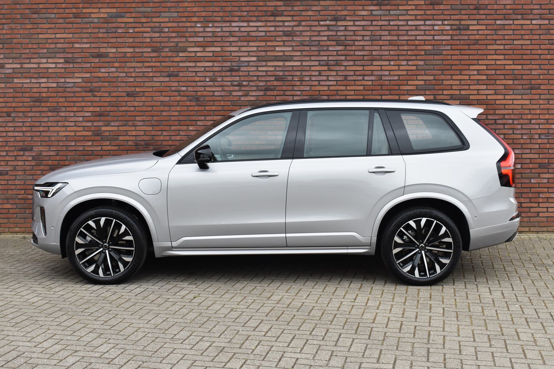 Volvo XC90 T8 455PK Plug-in hybrid AWD Ultra Dark thumbnail 24