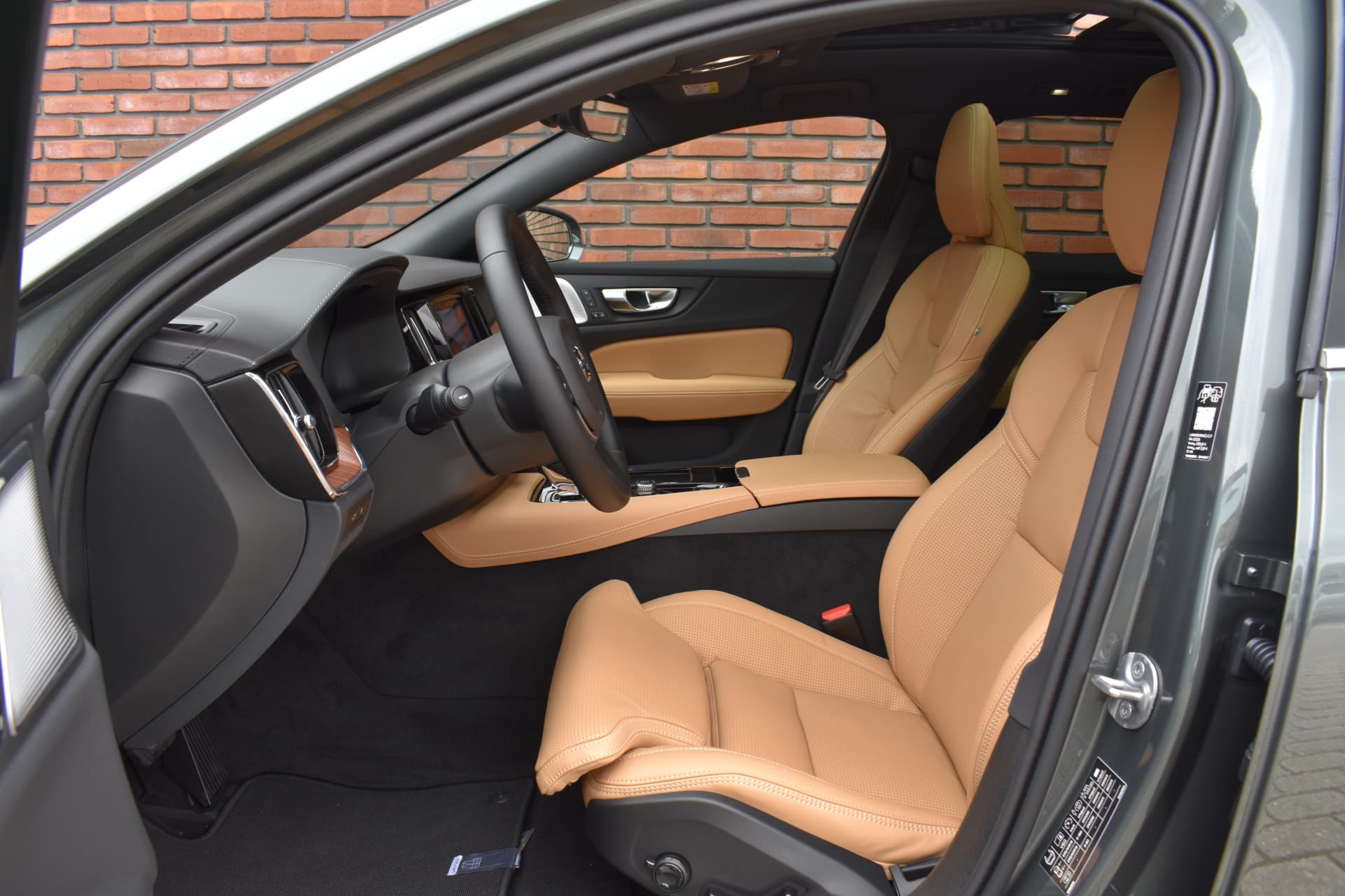 Volvo V60 T6 350PK Plug-in hybrid AWD Ultra Bright thumbnail 4