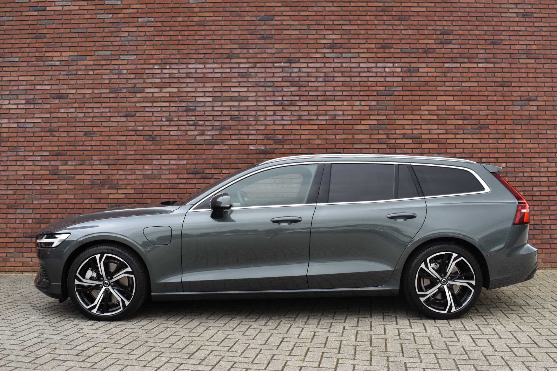 Volvo V60 T6 350PK Plug-in hybrid AWD Ultra Bright thumbnail 17