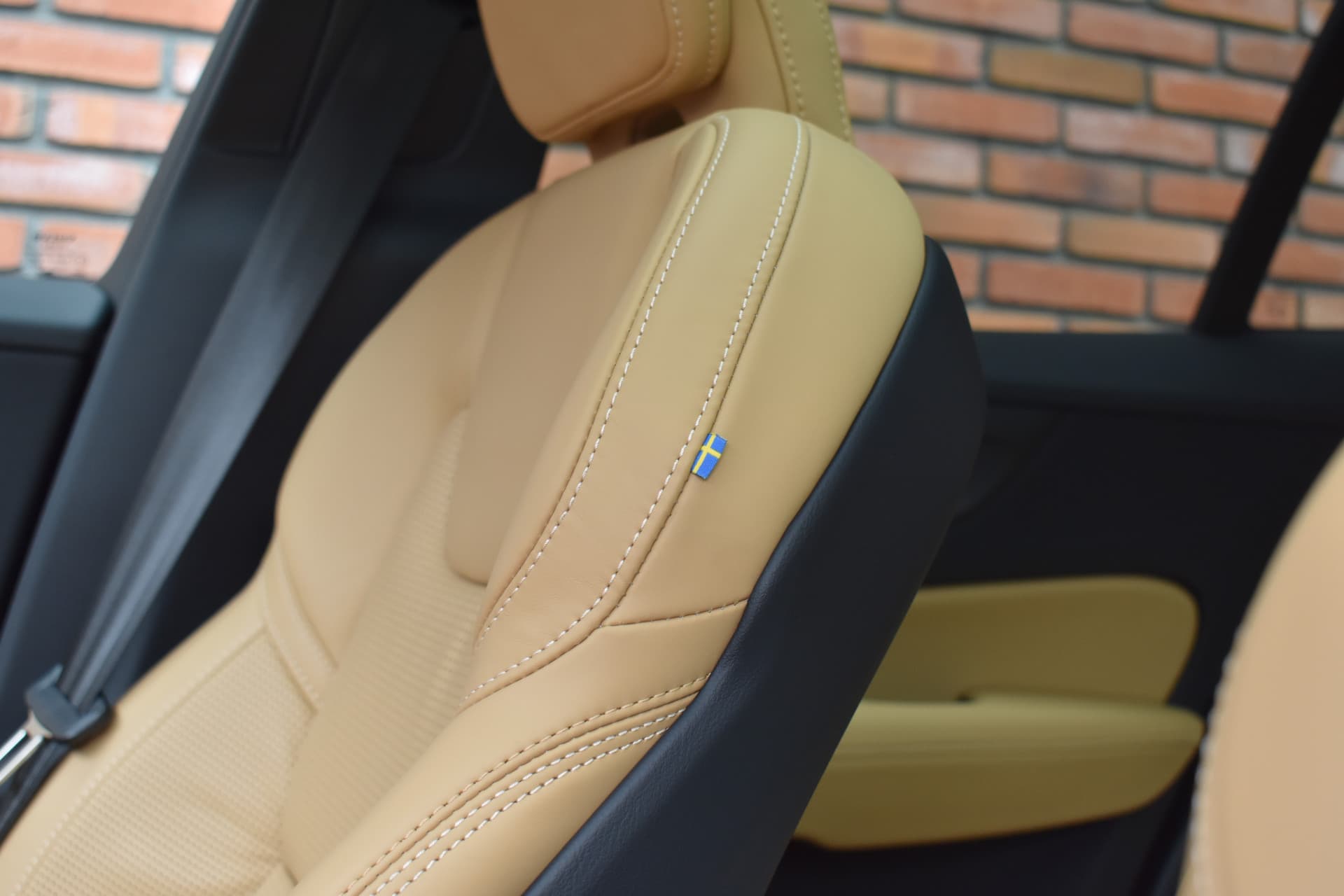 Volvo V60 T6 350PK Plug-in hybrid AWD Ultra Bright thumbnail 24