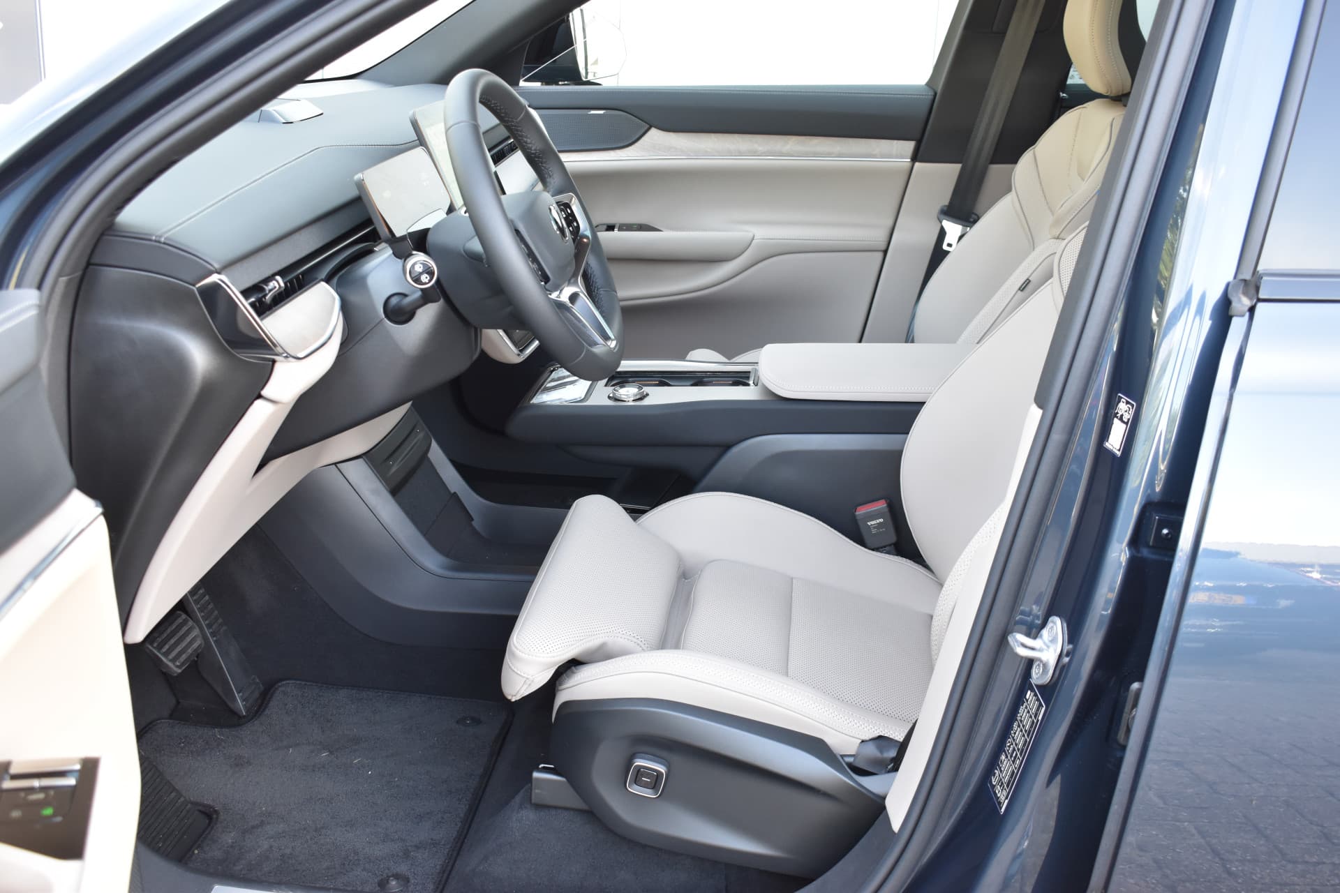 Volvo EX90 Twin Motor Ultra 7p. 111 kWh thumbnail 2