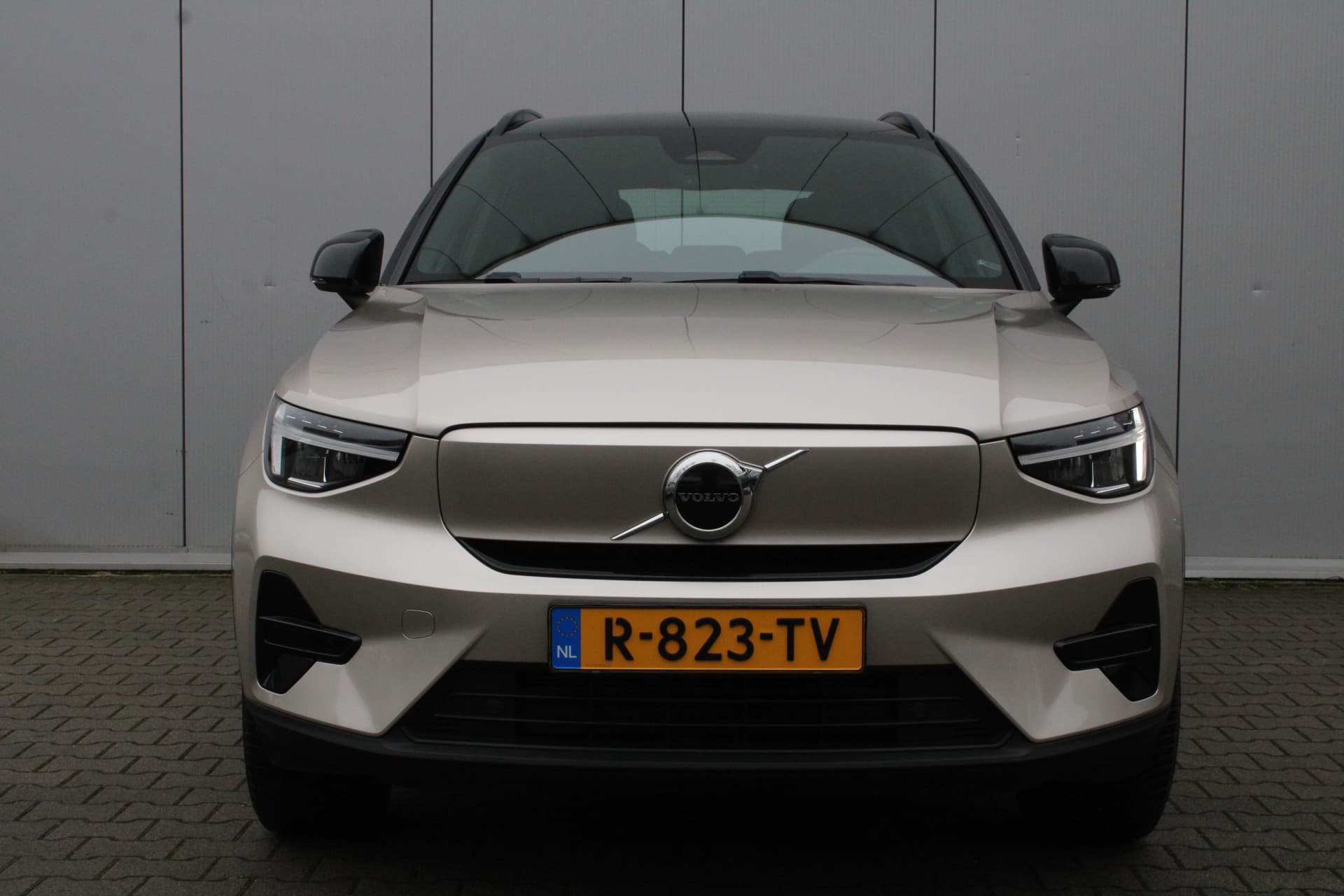 Volvo XC40 Recharge Core 70 kWh thumbnail 4