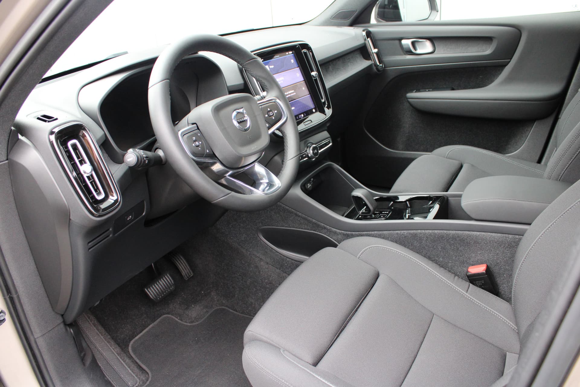 Volvo XC40 Recharge Core 70 kWh thumbnail 10