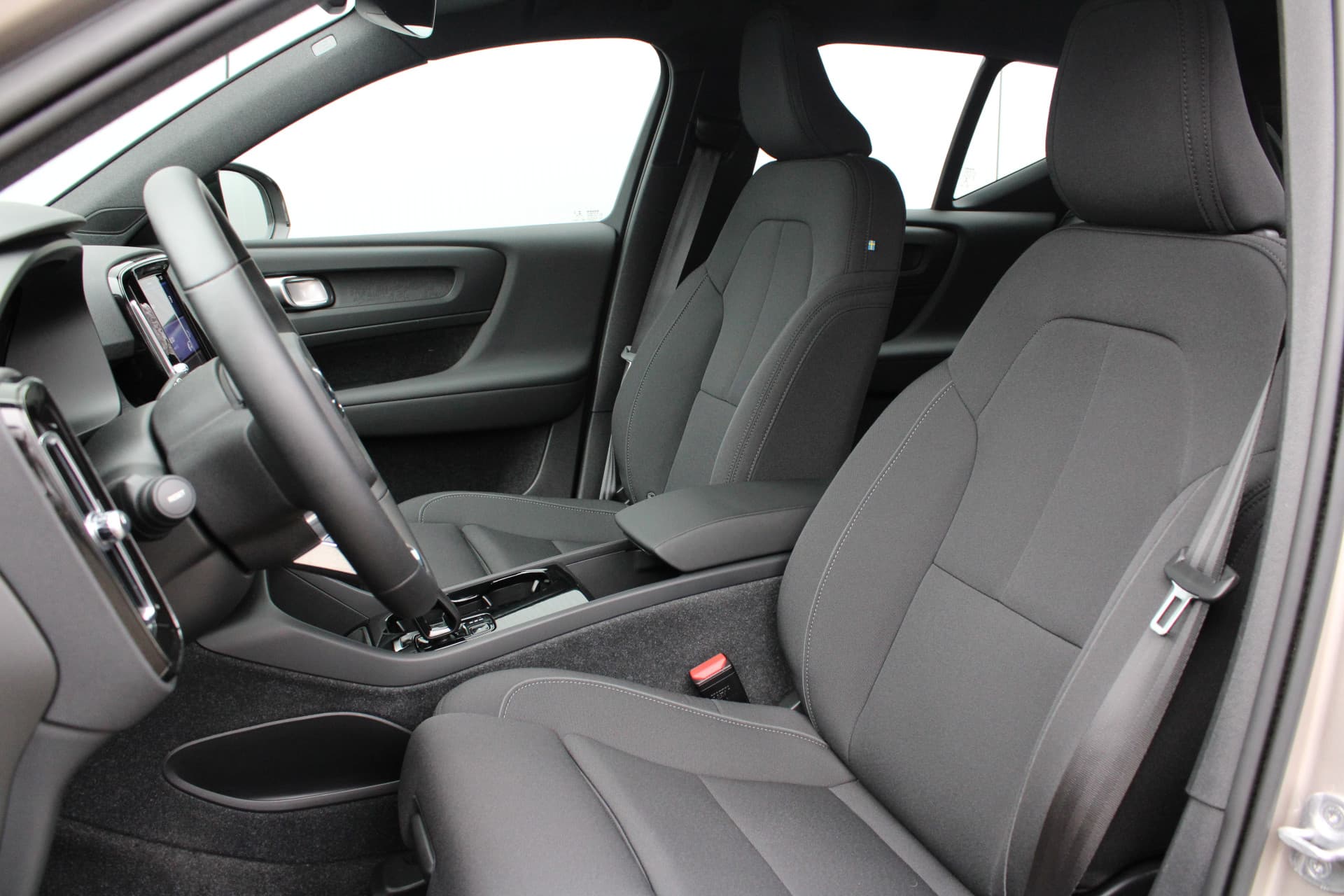 Volvo XC40 Recharge Core 70 kWh thumbnail 11