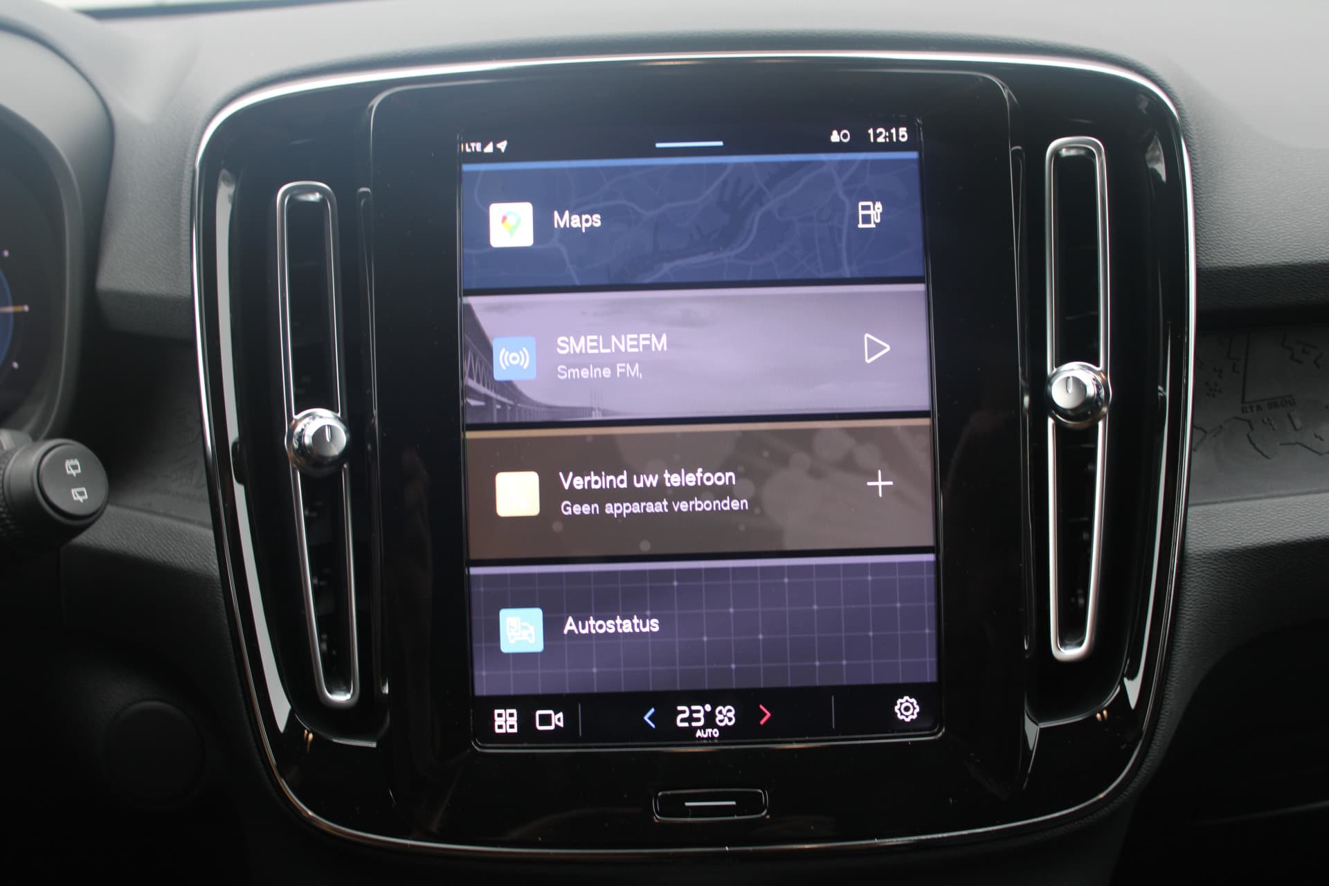 Volvo XC40 Recharge Core 70 kWh thumbnail 16