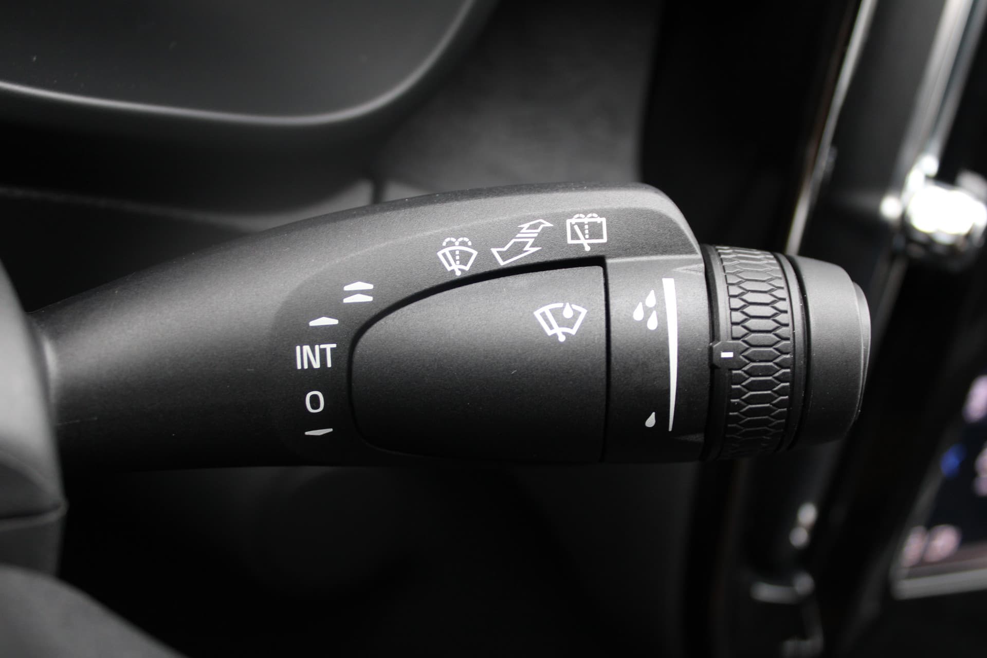 Volvo XC40 Recharge Core 70 kWh thumbnail 24