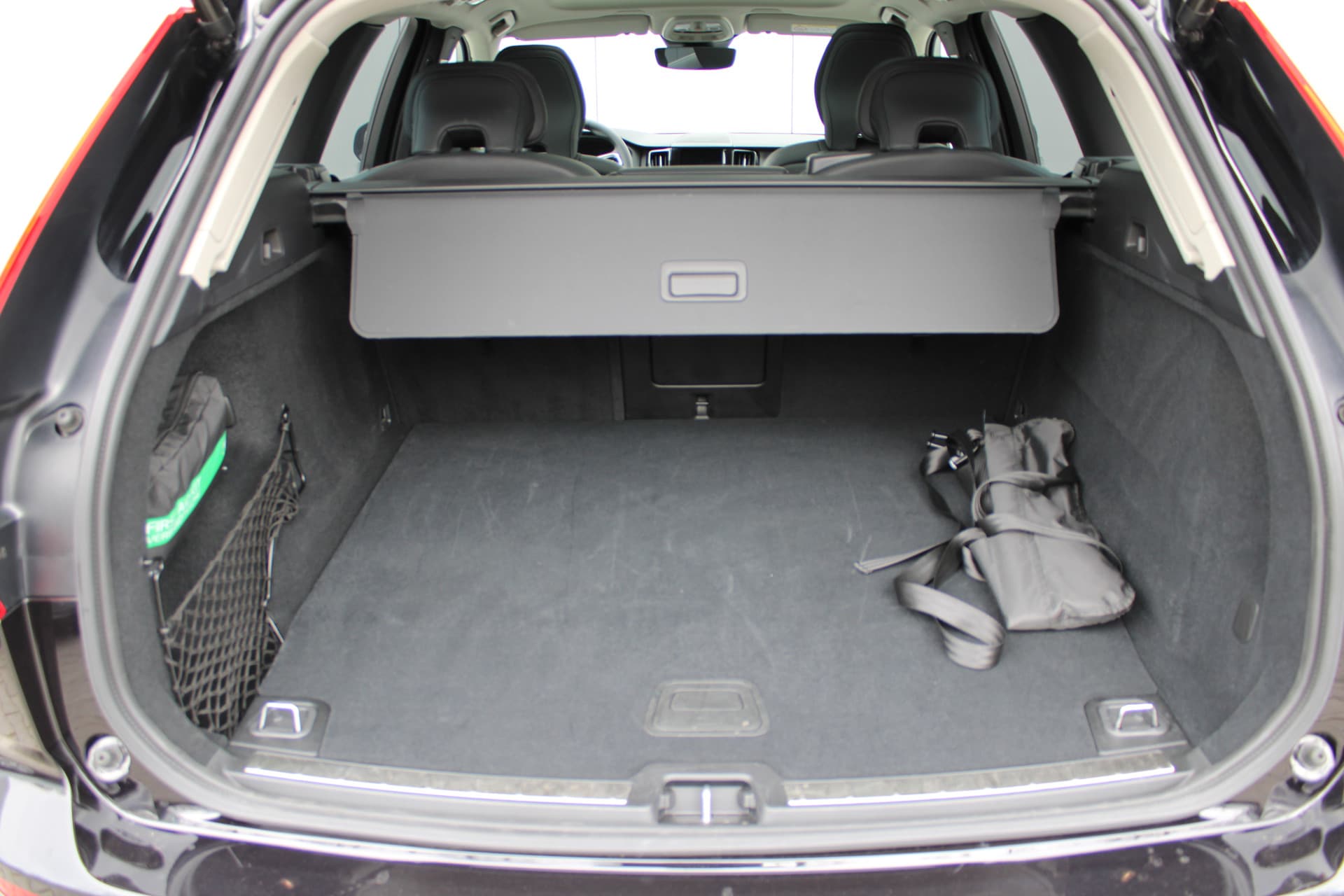 Volvo XC60 2.0 T8 Plug-in hybrid AWD Ultra Dark thumbnail 9